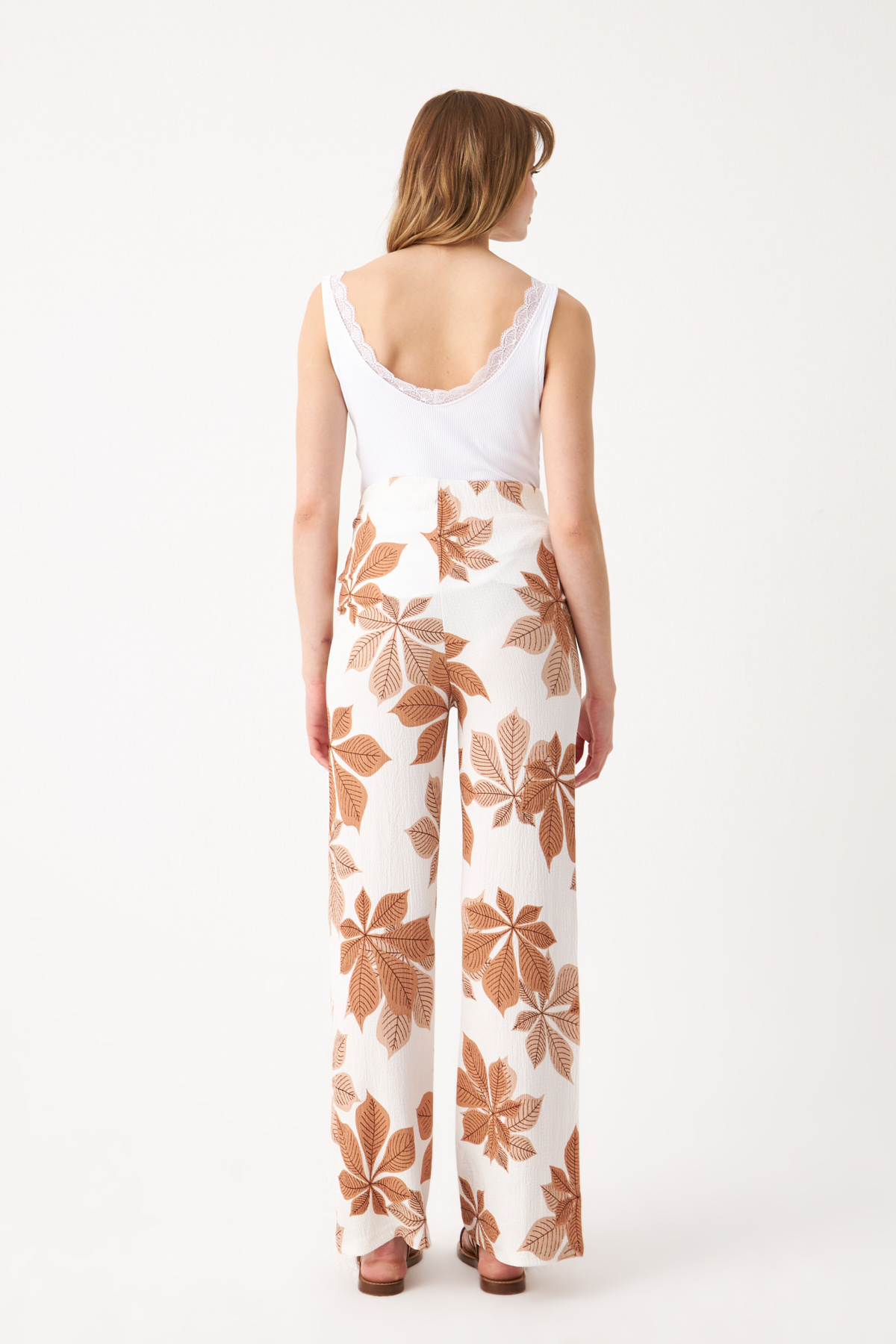 Know-Women's Camel-White Floral Patterned Tube Leg Trousers 5