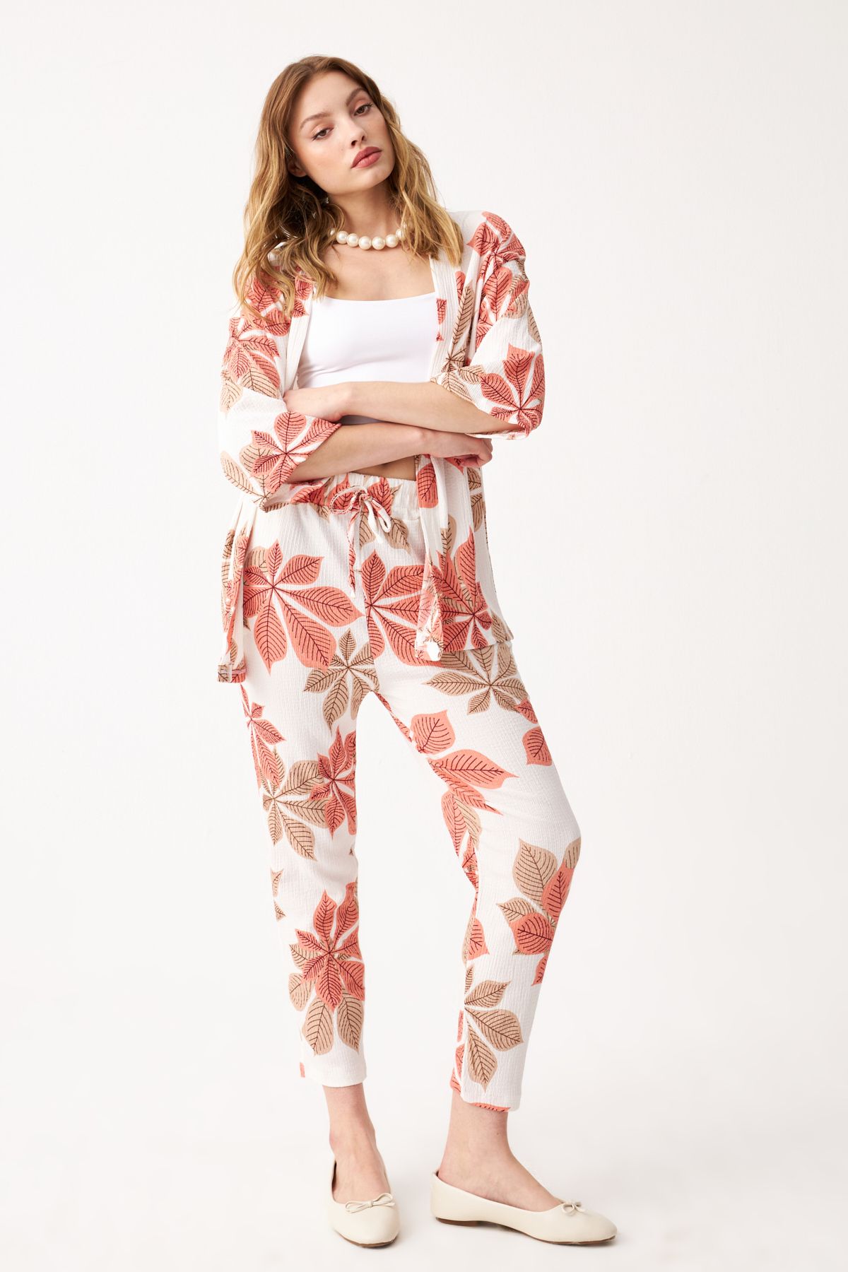 Know-Women's Orange-White Floral Pattern Kimono Shirt Pants Set 2