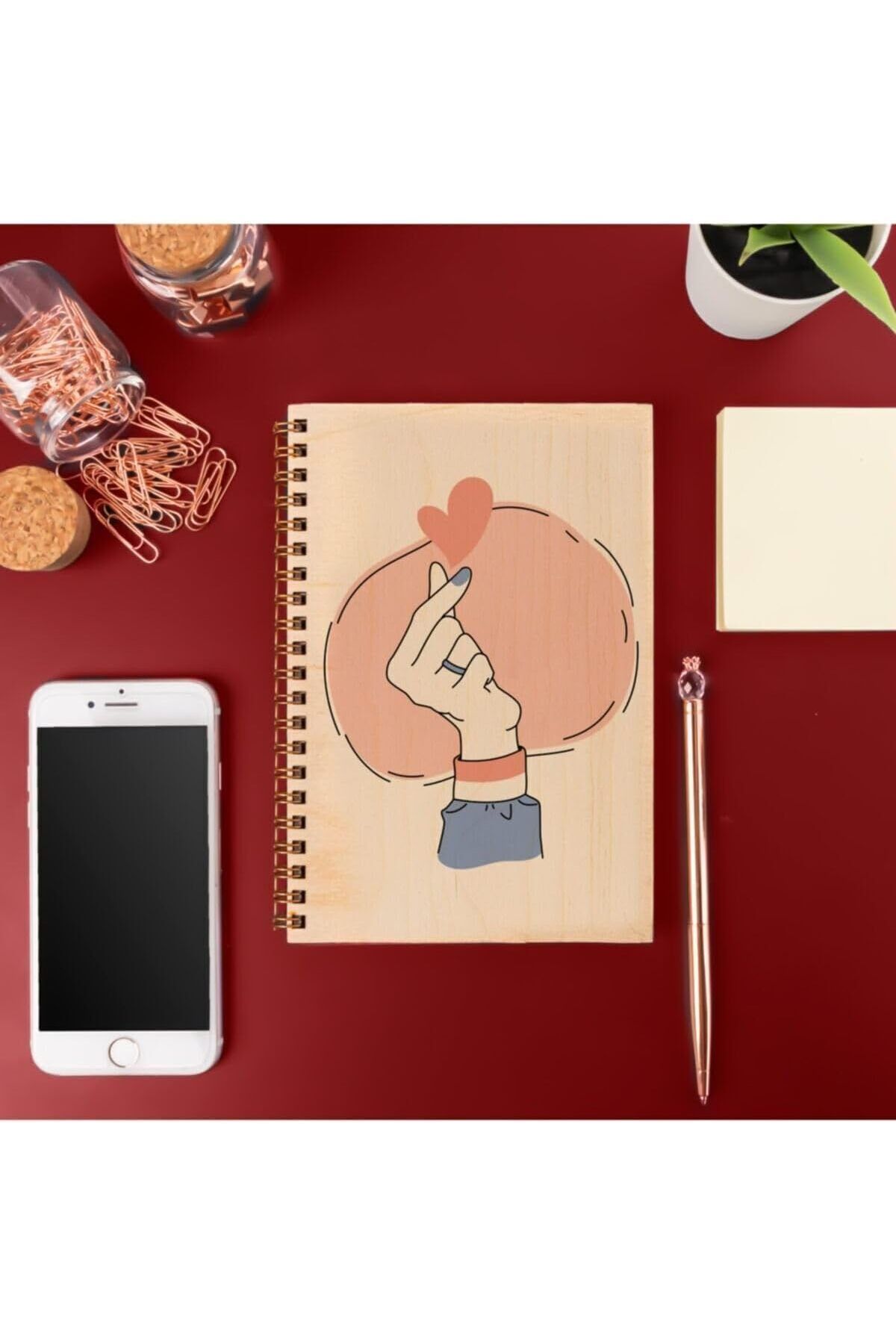 DERİK Girl Power Tasarımlı 8 Cm X 12 Cm Ölçülerinde Çizgisiz 48 Yaprak Ahşap Kapaklı Defter
