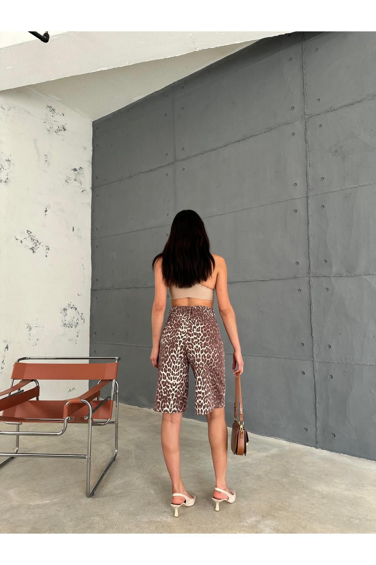 Zeo Basic-Leopard Print Long Shorts 5
