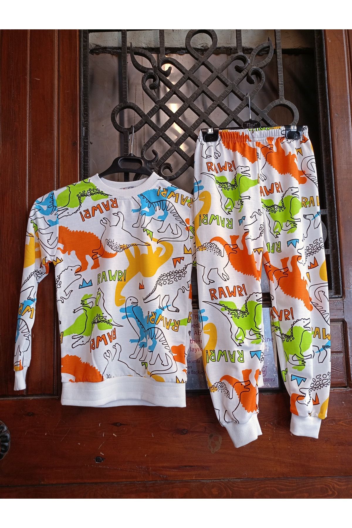 Teryy-Dinosaur Printed Seasonal Pajamas 1
