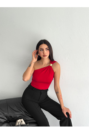 sportiness TEK OMUZ AKSESUAR DETAYLI CROP SANDY KUMAŞ BLUZ