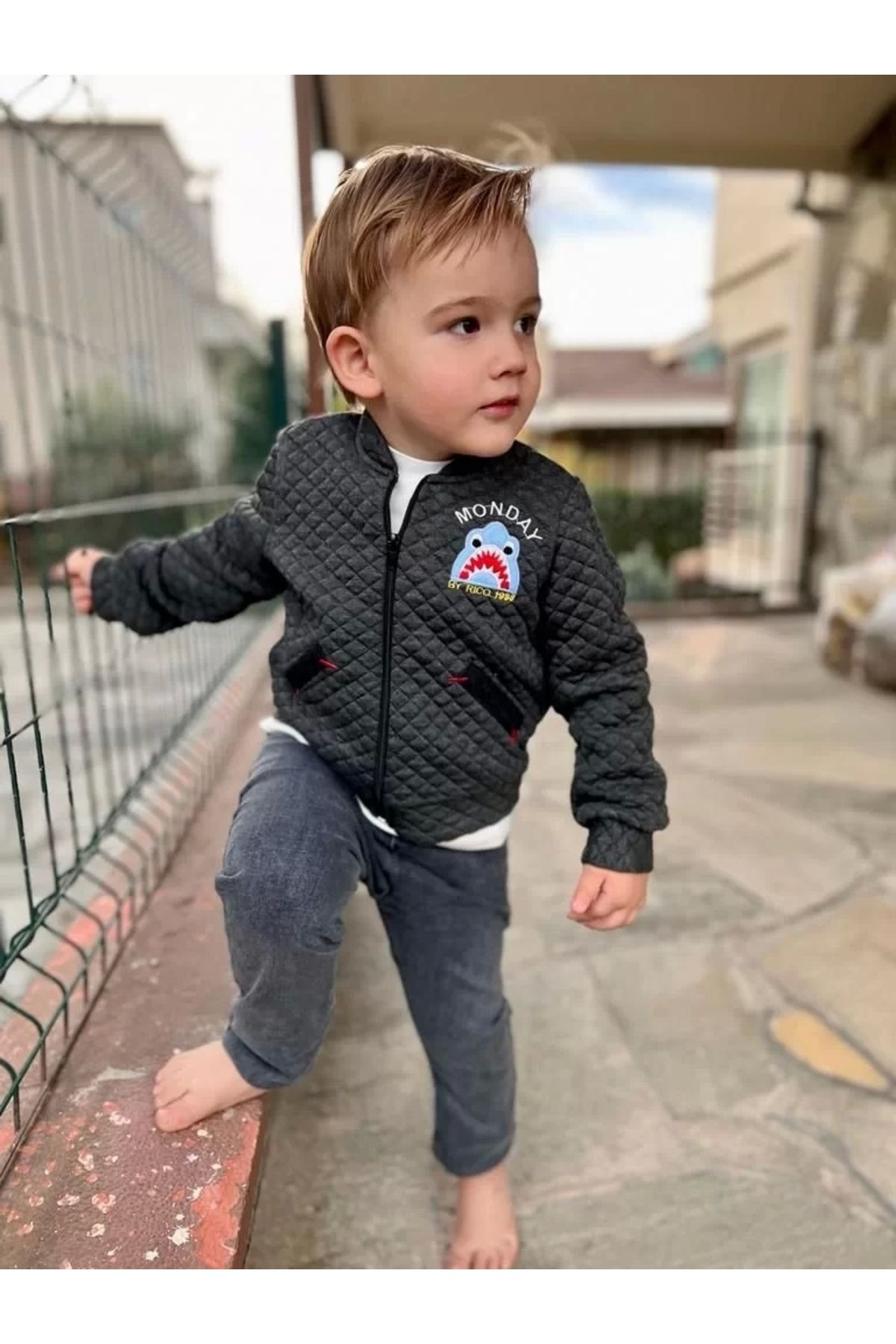 Beruflic 4-5-6 Yaş Kot Pantolonlu Pilot Mont Uzun Kollu Penye Sweat 3lü Erkek Çocuk Takımı Füme