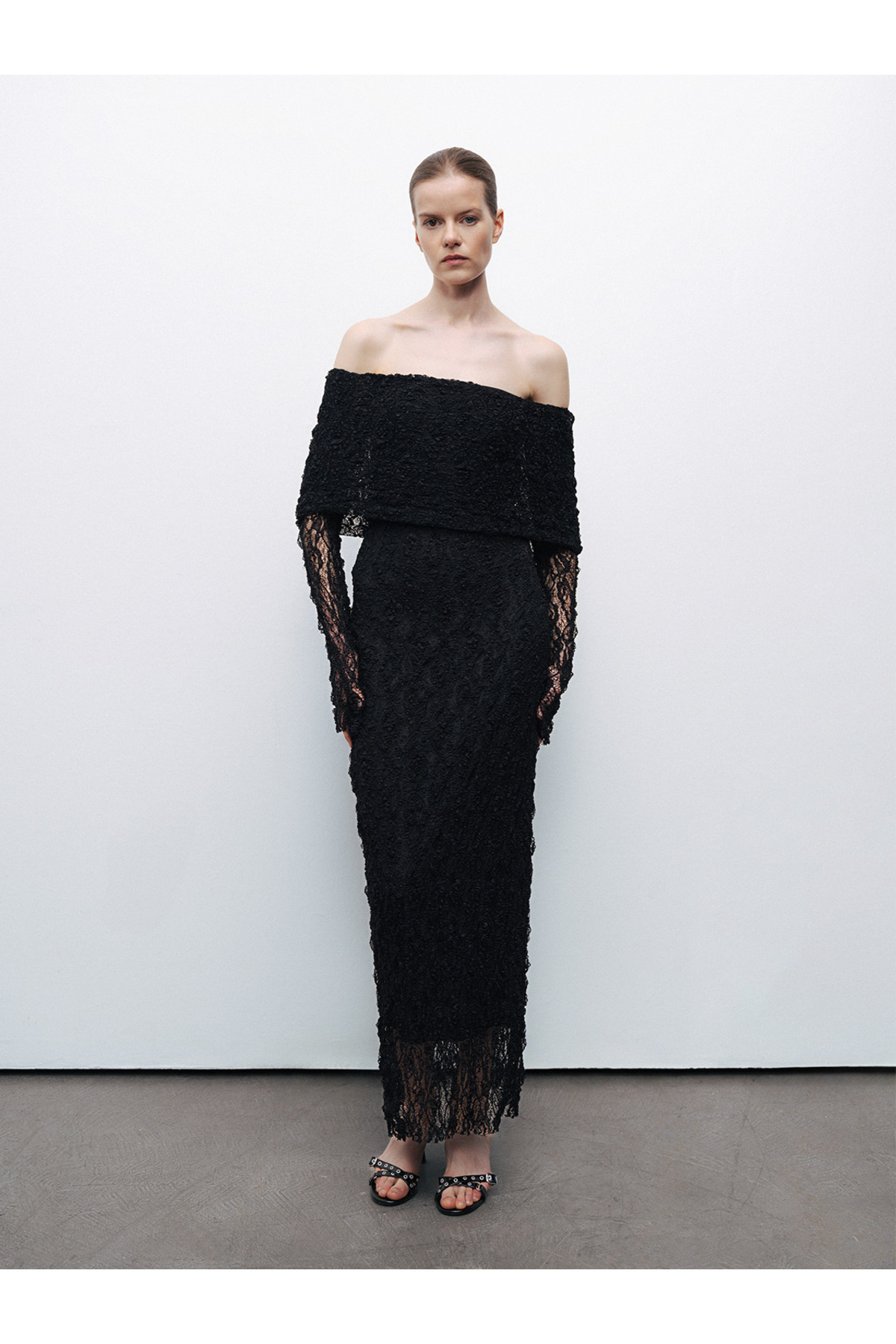 Nocturne-Open Shoulder Lace Maxi Dress 3