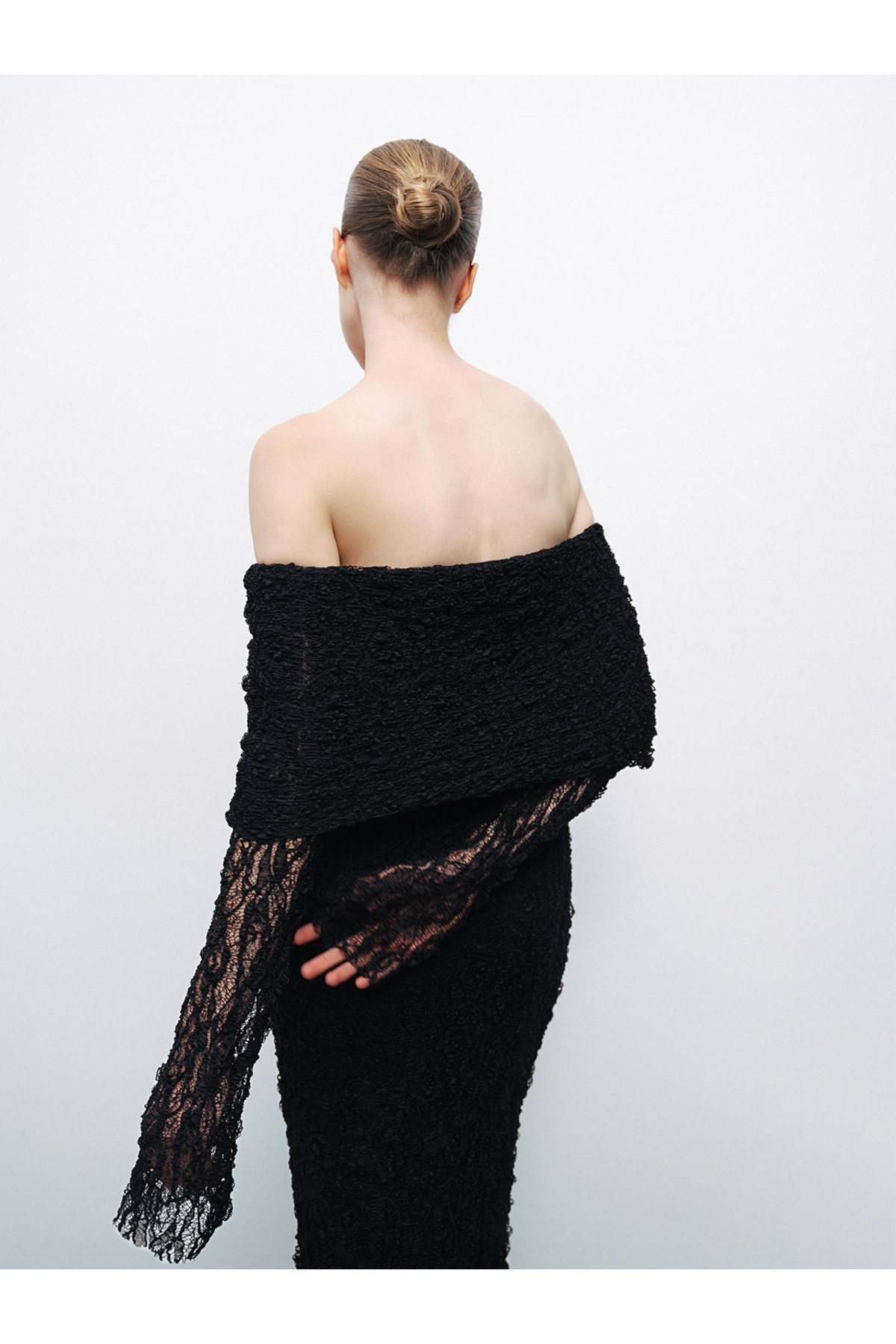 Nocturne-Open Shoulder Lace Maxi Dress 4