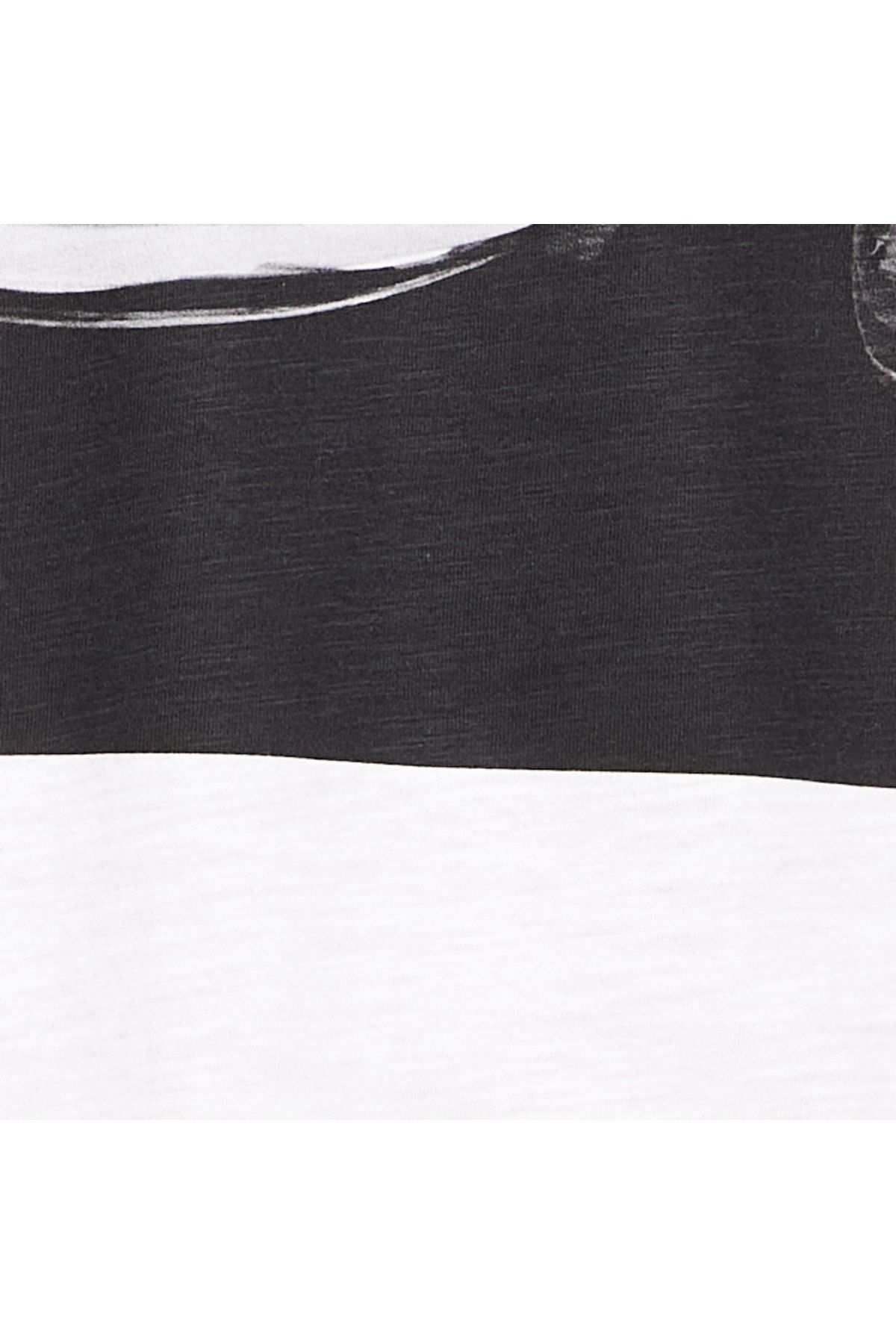 Sisley %100 Pamuk Önü Fotoğraf Baskılı Bisiklet Yaka T-Shirt Erkek Beyaz T-Shirt - 324P3WF0S103M