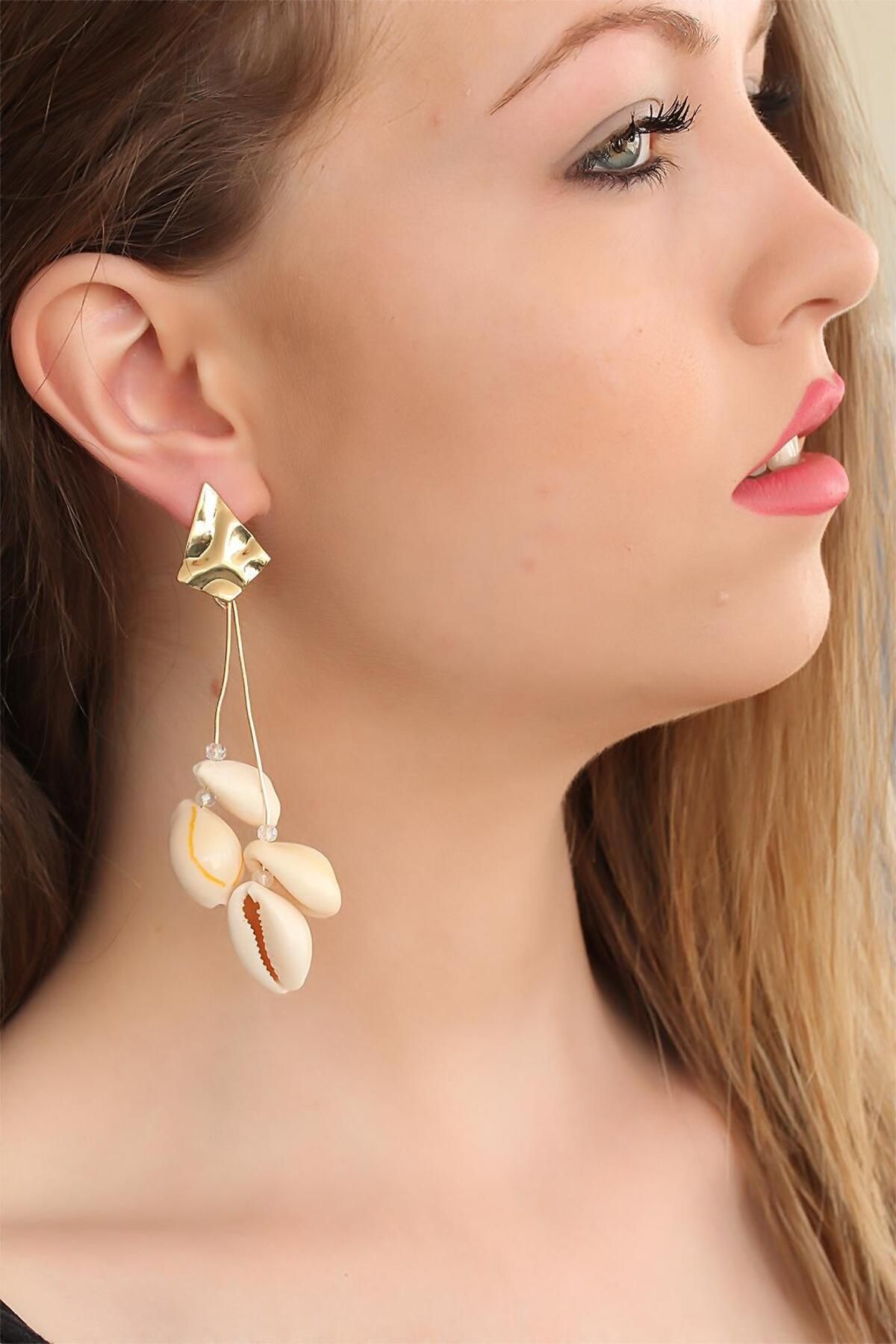 BZK ACCESSORİES Deniz Kabuklu Gold Metal Küpe
