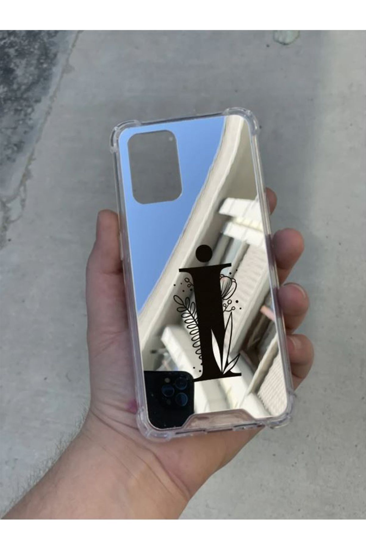 PERAX Samsung Galaxy M54 Uyumlu Gümüş Aynalı Darbe Korumalı İ Harf Tasarımlı Silikon Kılıf