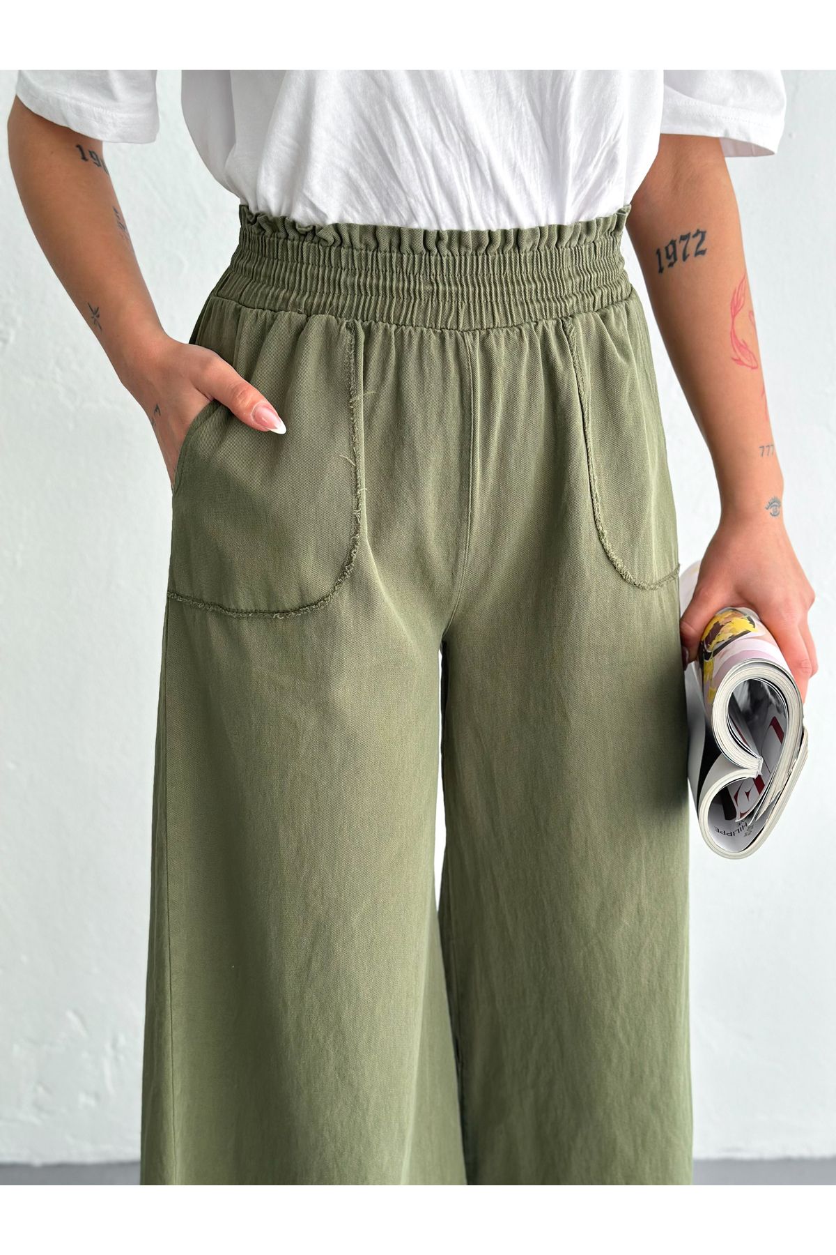 sportiness-PANTALONI CU PICIOARE LATE DIN ȚESĂTURĂ GABARDINE CU TALIE ELASTICĂ 2
