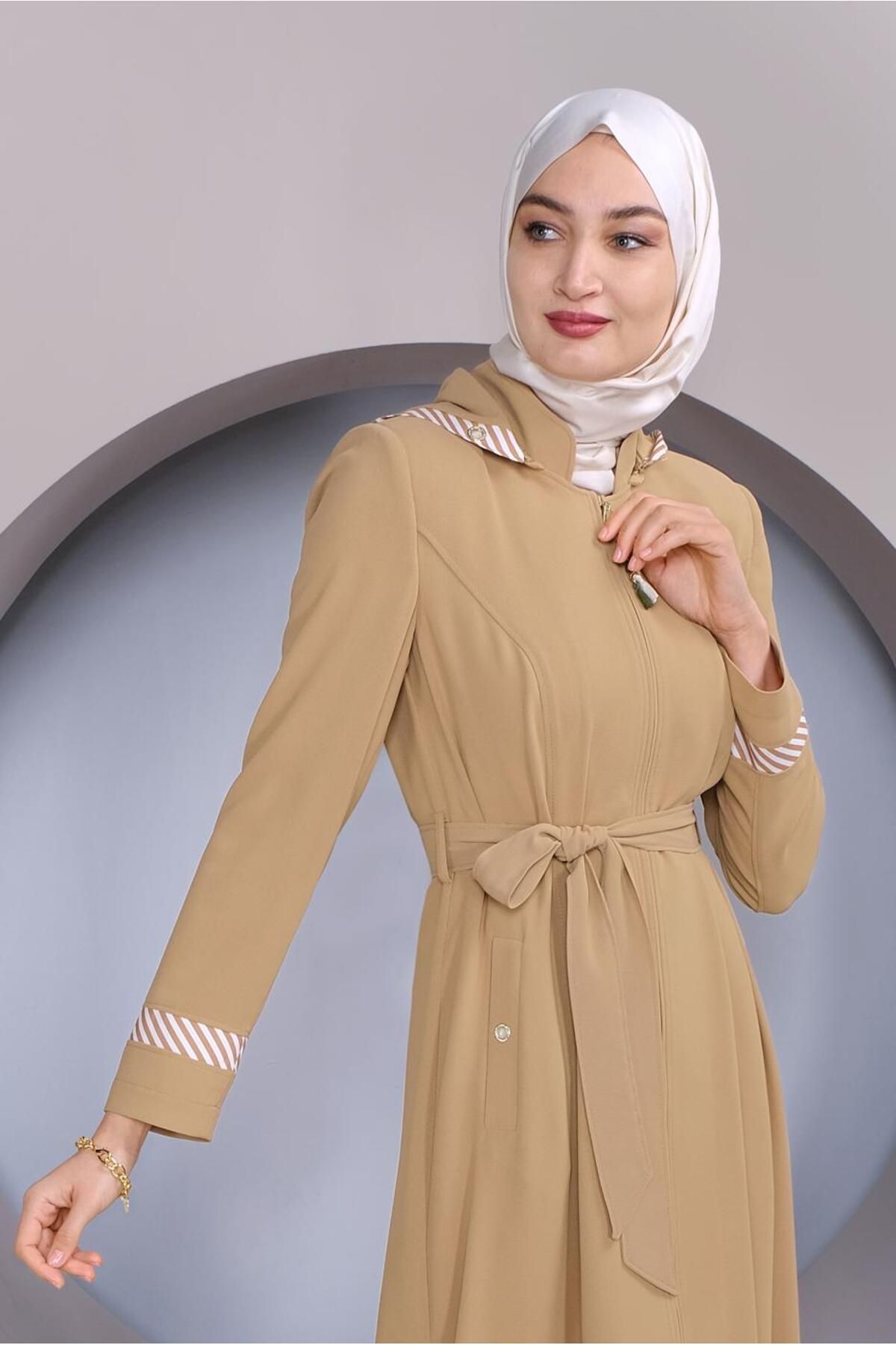 مانتو کلاهدار Strip Detail 10331 Alvina