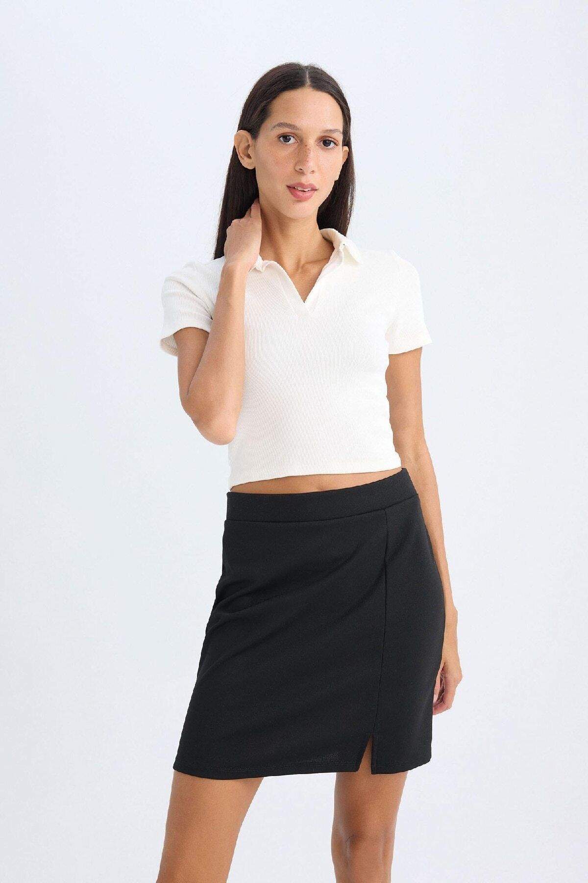 DeFacto-A-Linie, normale Taille, Basic, gerader Schlitz, schwarzer Minirock 3153837 5