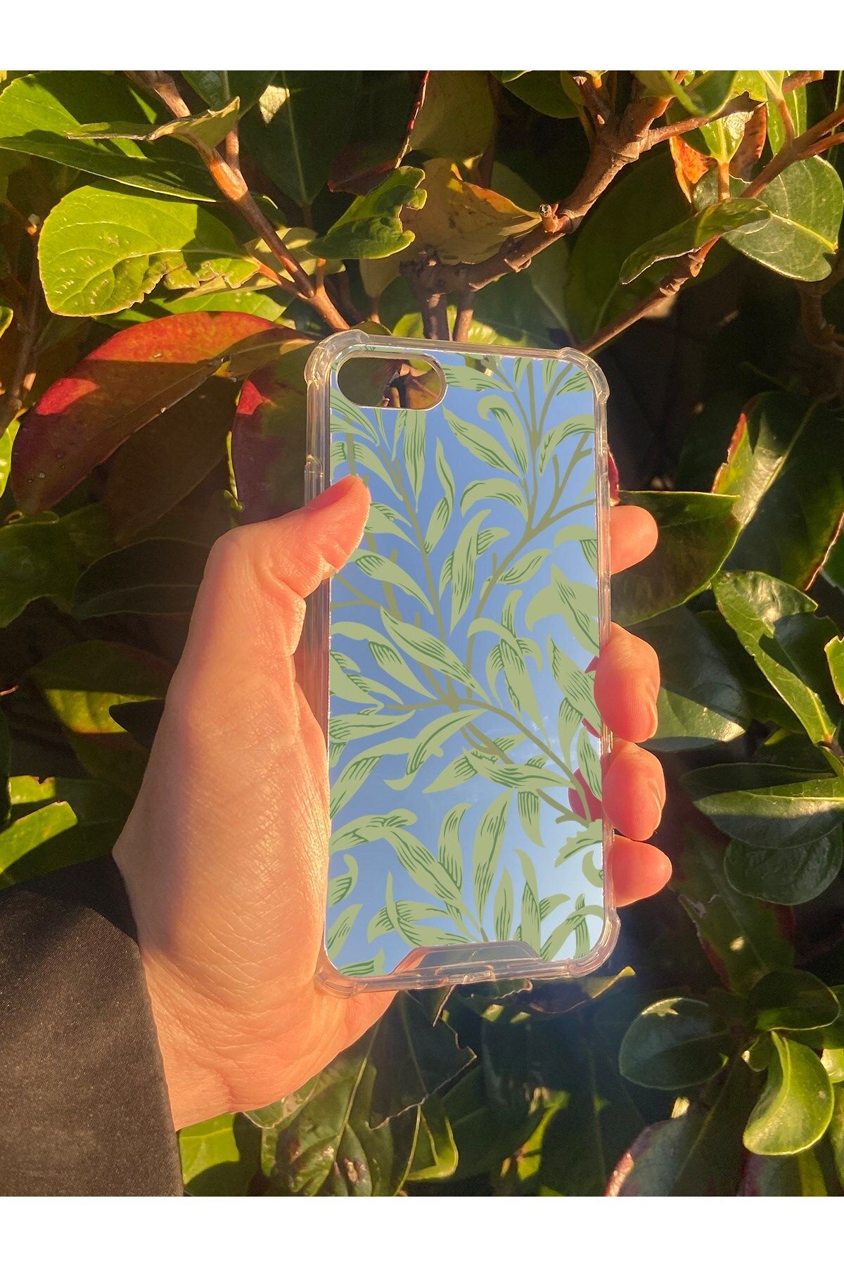 blueb İphone 8 Uyumlu Aynalı Yeşil Yaprak Desenli Darbe Kamera Korumalı Silikon Telefon Kılıfı