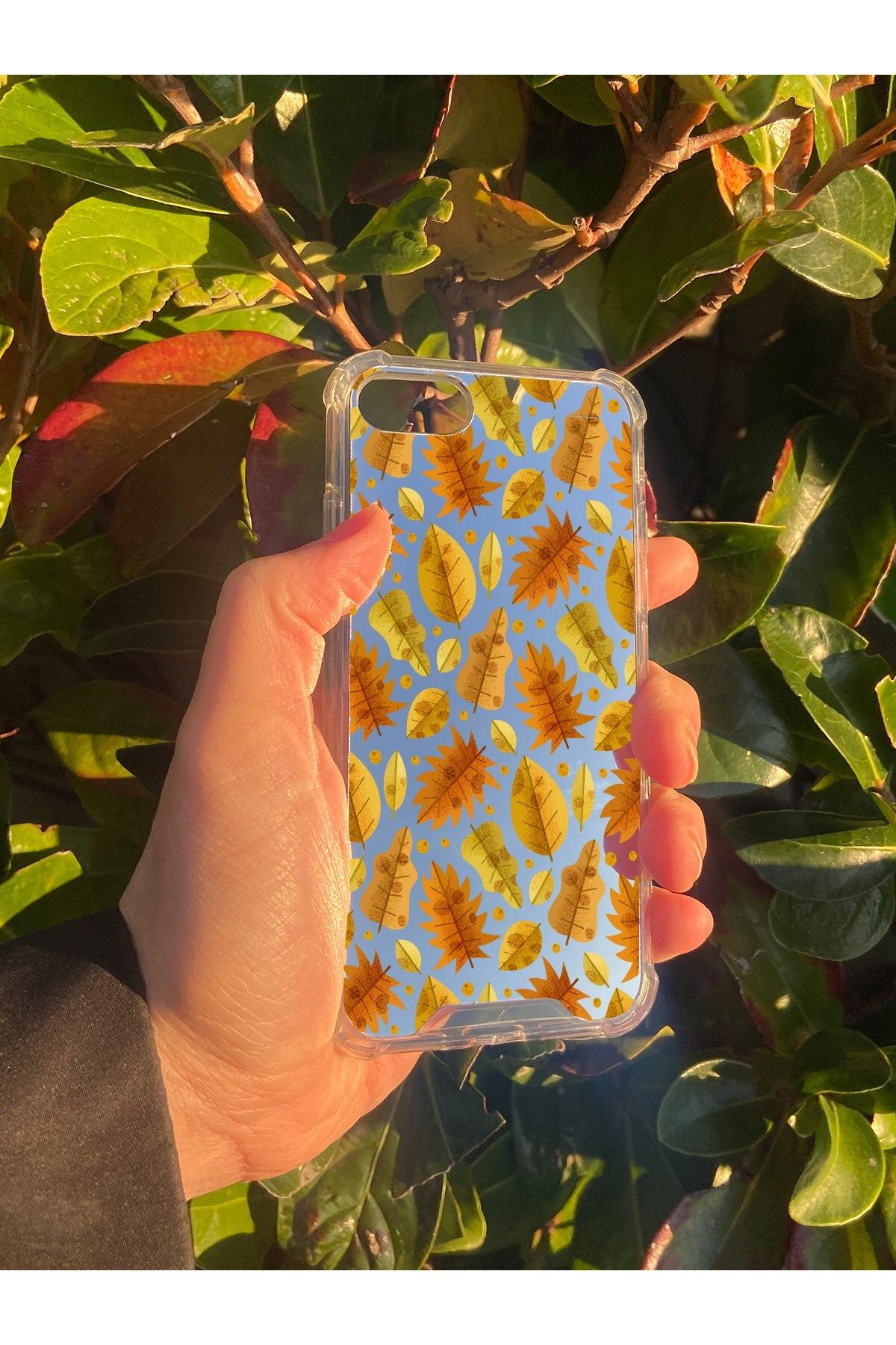 blueb İphone SE 2022 Uyumlu Aynalı Sonbahar Desenli Darbe Kamera Korumalı Silikon Telefon Kılıfı