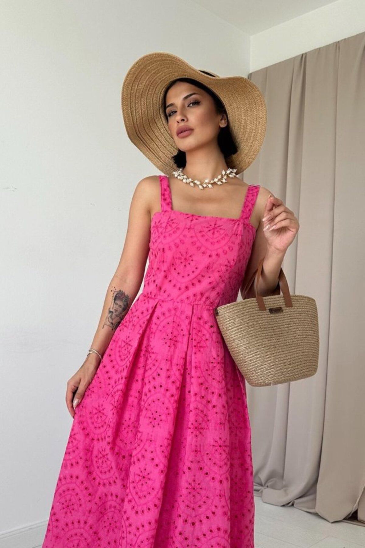 Gökyüzü Moda Fuşya Askılı Aparatlı Brode Elbise