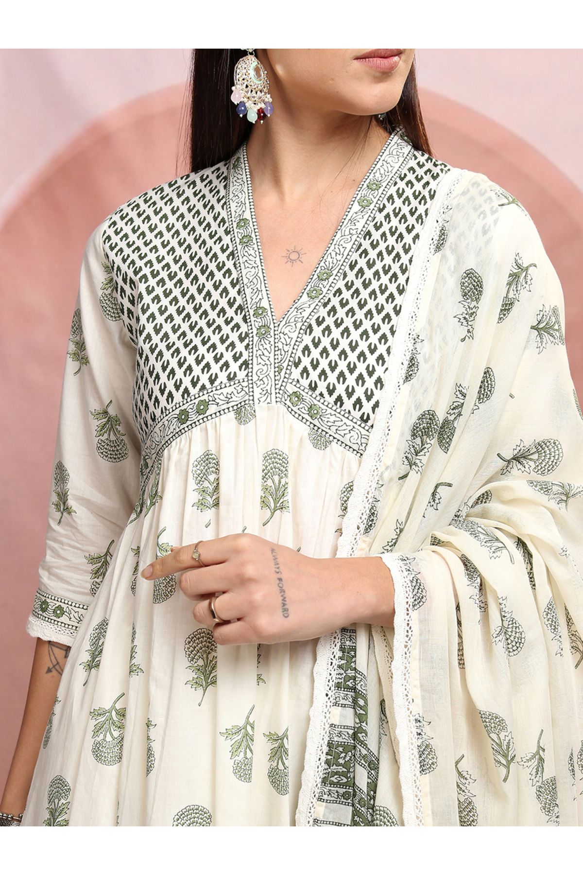 Vishudh By Styli-Women White Floral Printed V-Neck Cotton Kurta Set 5