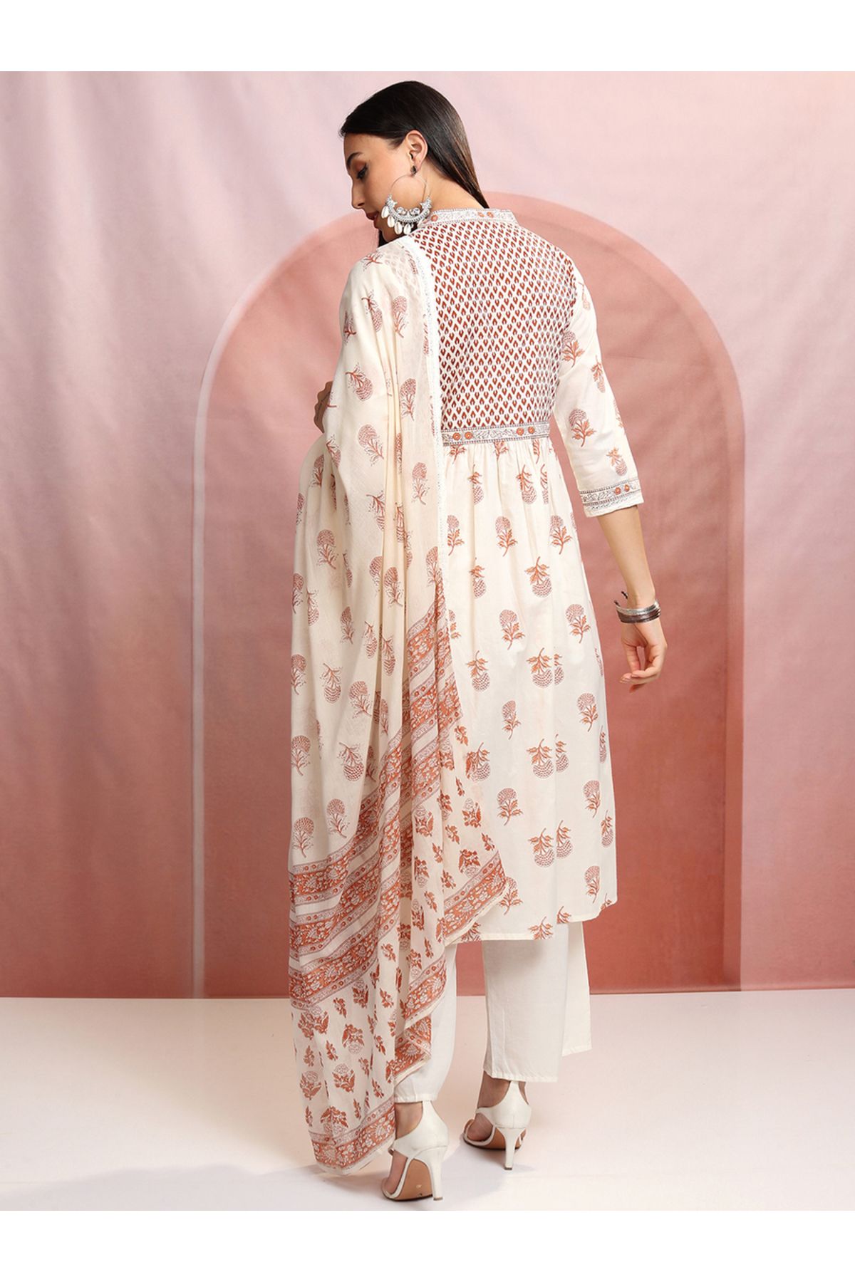 Vishudh By Styli-Women Peach Floral Printed V-Neck Cotton Kurta Set 3