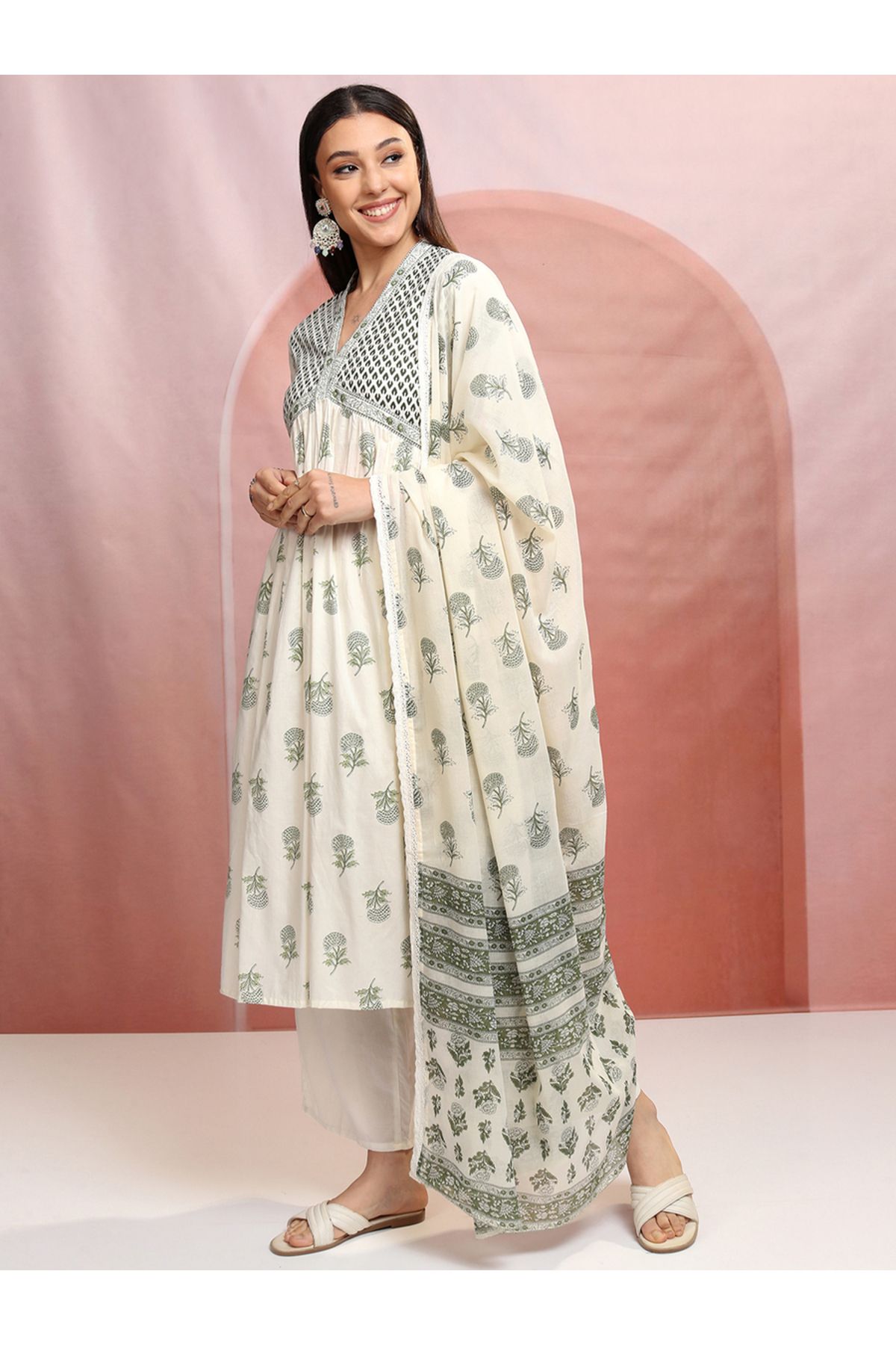 Vishudh By Styli-Women White Floral Printed V-Neck Cotton Kurta Set 4