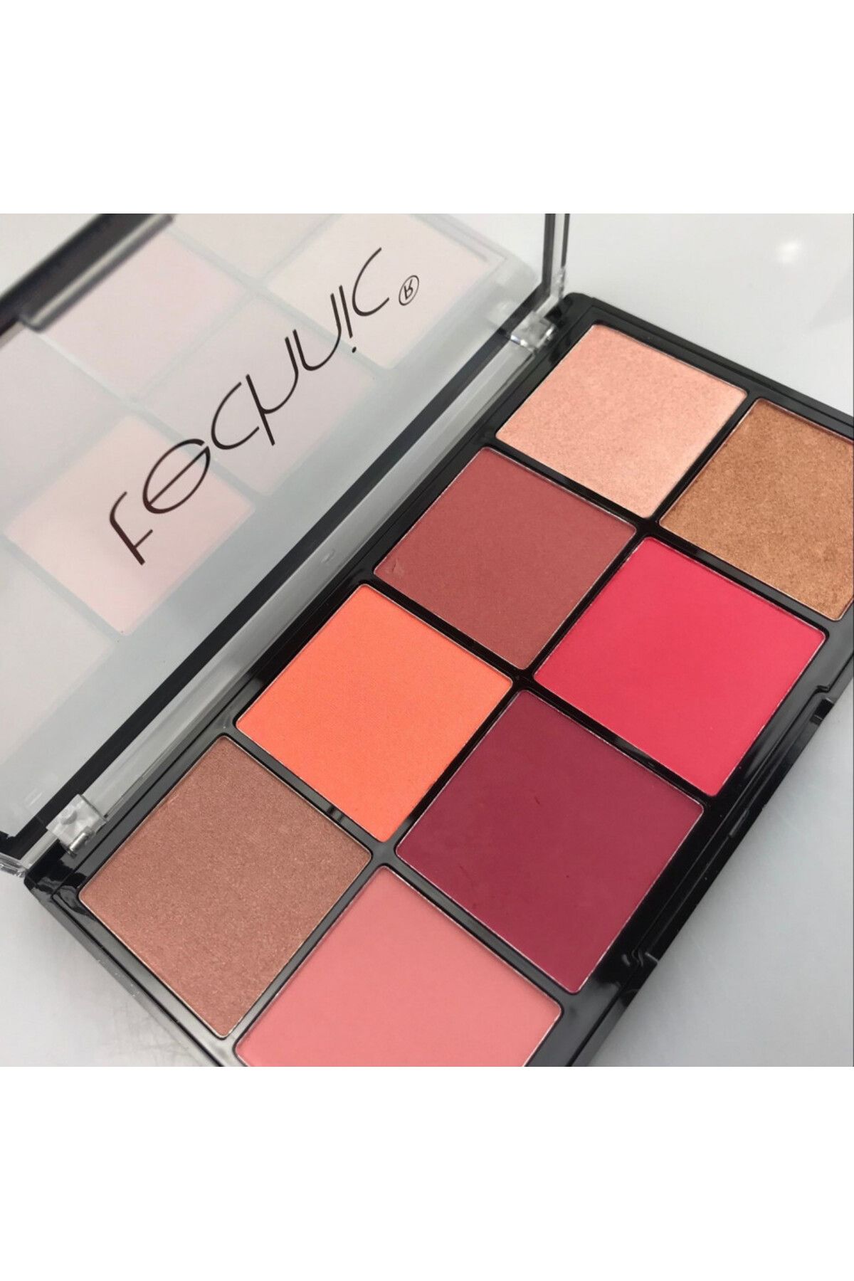 TECHNIC-Paleta obrazu s iluminátorem Technic Jungle Fever Blush Highlight Palette 5