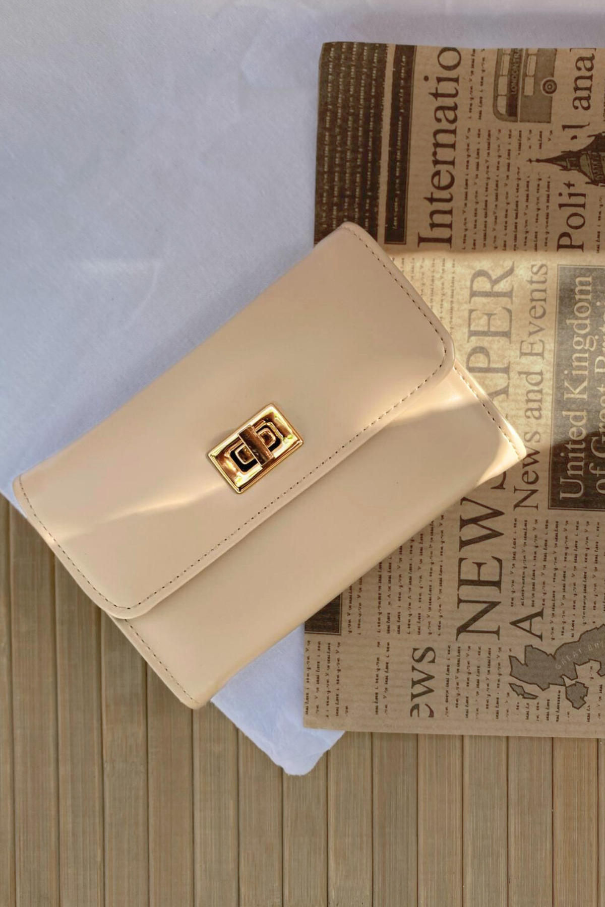 Mazel Design-Earth Model Key Gold Closure Women's Wallet 4