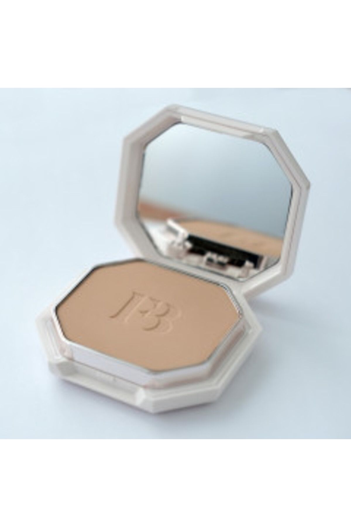 FENTY BEAUTY-Fenty Soft Matte Face Powder, Shade 260 2