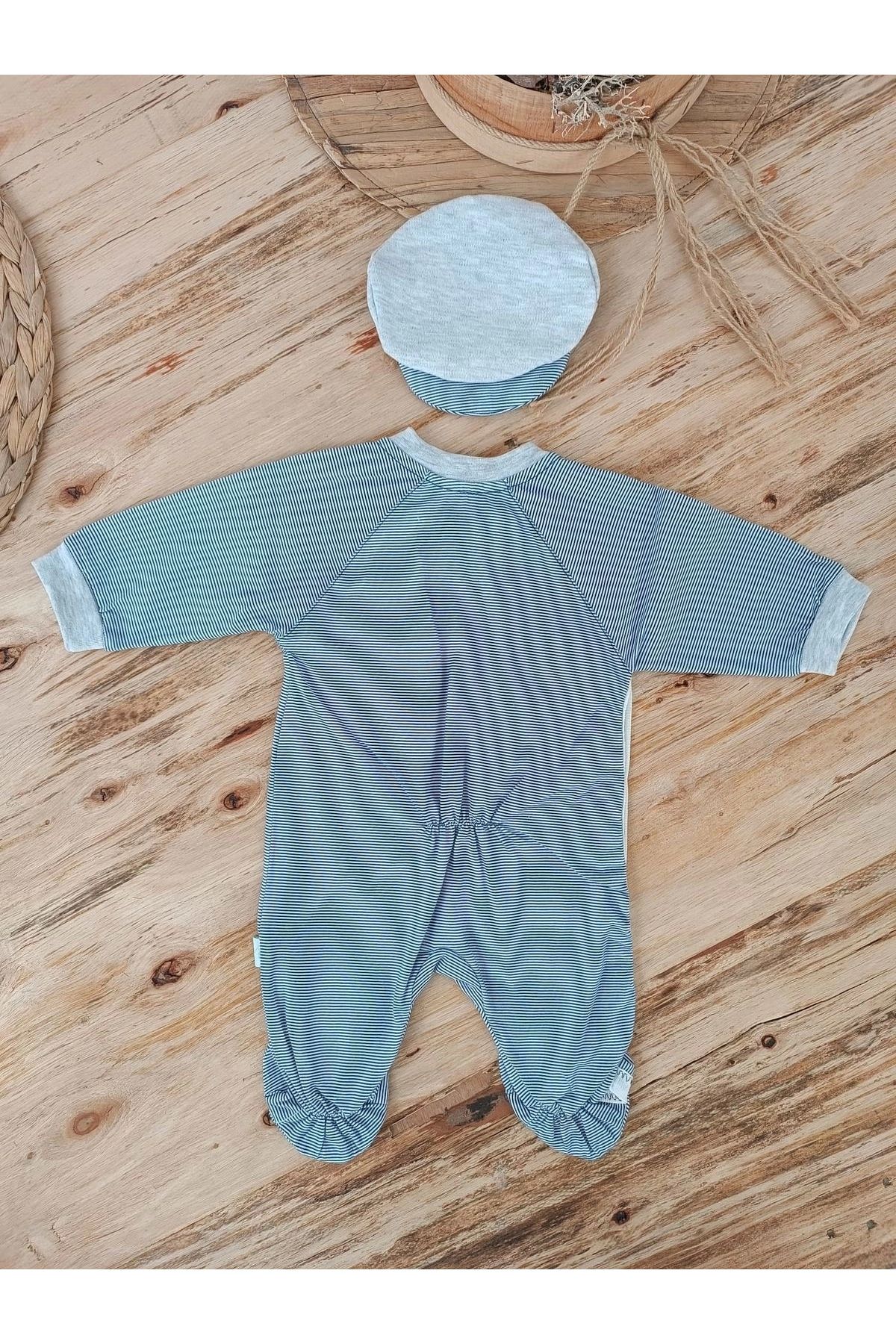 STOREMAX 0-3 3-6 Ay Papyonlu Çizgi Desen Çıtçıt Kapama Kasketli Erkek Bebek Tulumu