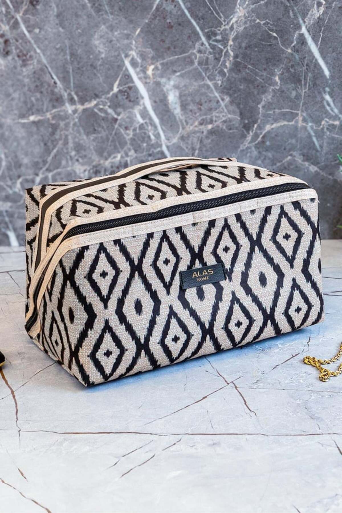 کیف آرایش مسافرتی بوهه، ۲۴ x ۱۶ x ۱۳ سانتی‌متر
