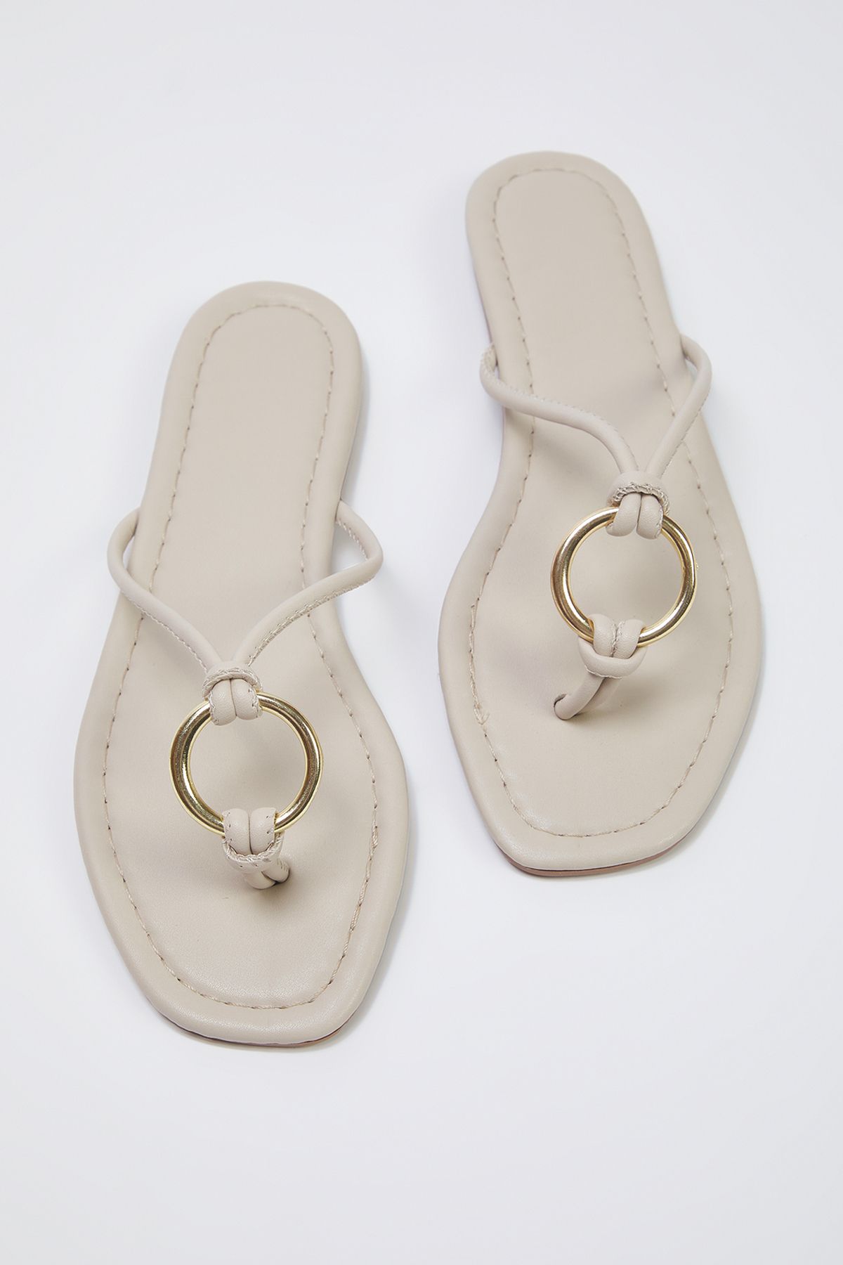 TRENDYOL SHOES Beżowe Metalowe Akcesorium, Szczegółowe Damskie Klapki Kobieta - 39