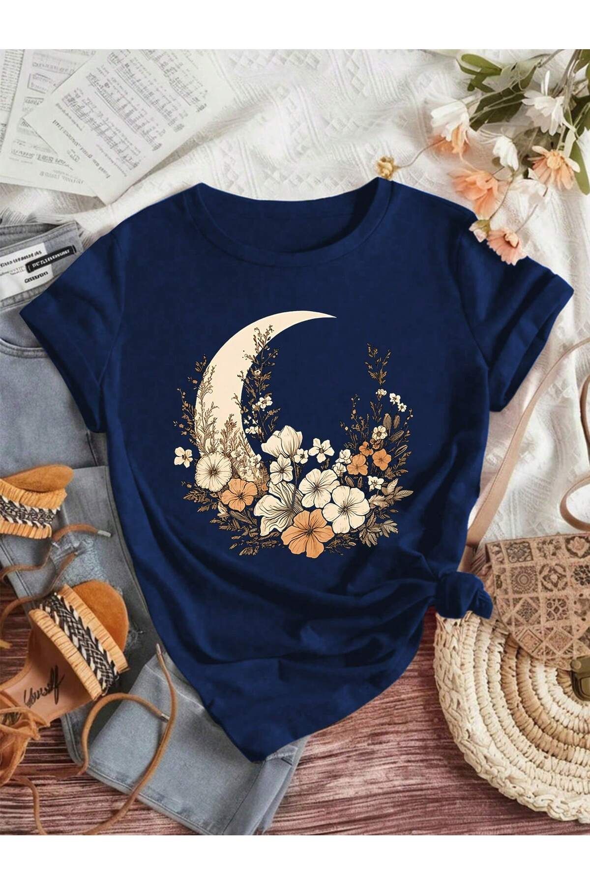 aynewmoda Calvaia Kadın Ay ve Çiçek Baskılı Büyük Beden Kısa Kollu Tişört Sonbahar Yaz