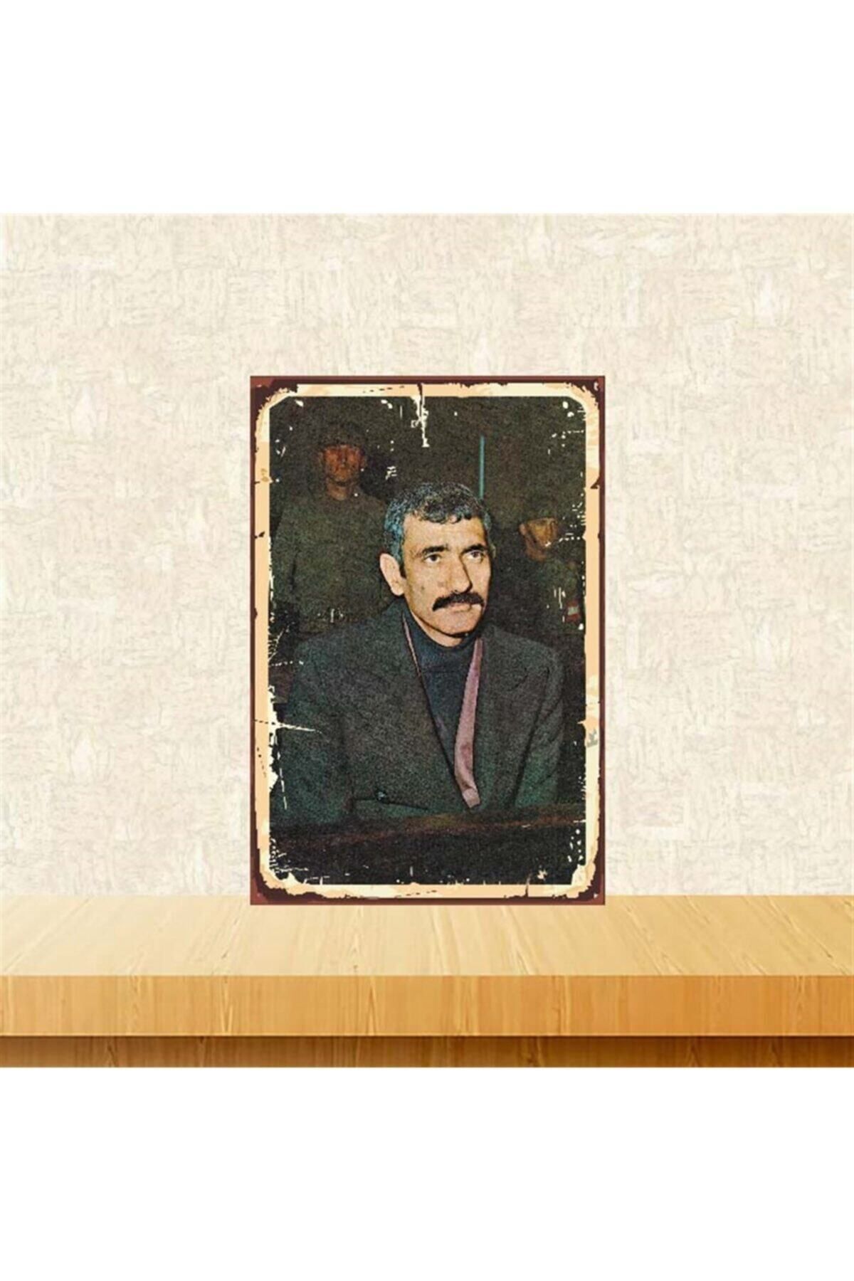 TAKIFİX Yılmaz Güney 20-30 cm Retro Ahşap Poster Tkfx3802