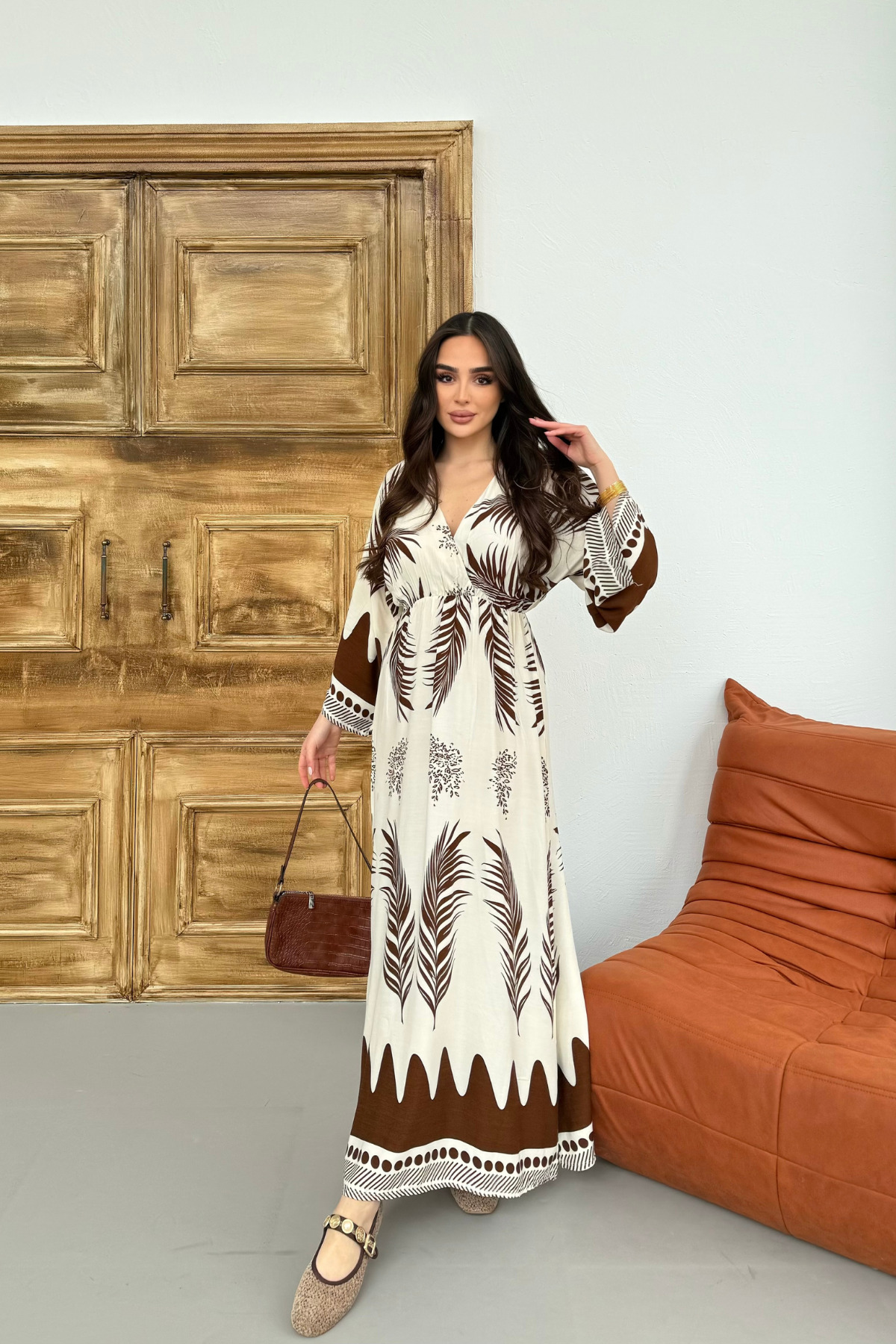 mezqa  Kahverengi Desenli Yırtmaç Detaylı Beli Lastikli Uzun Elbise - Görsel 2