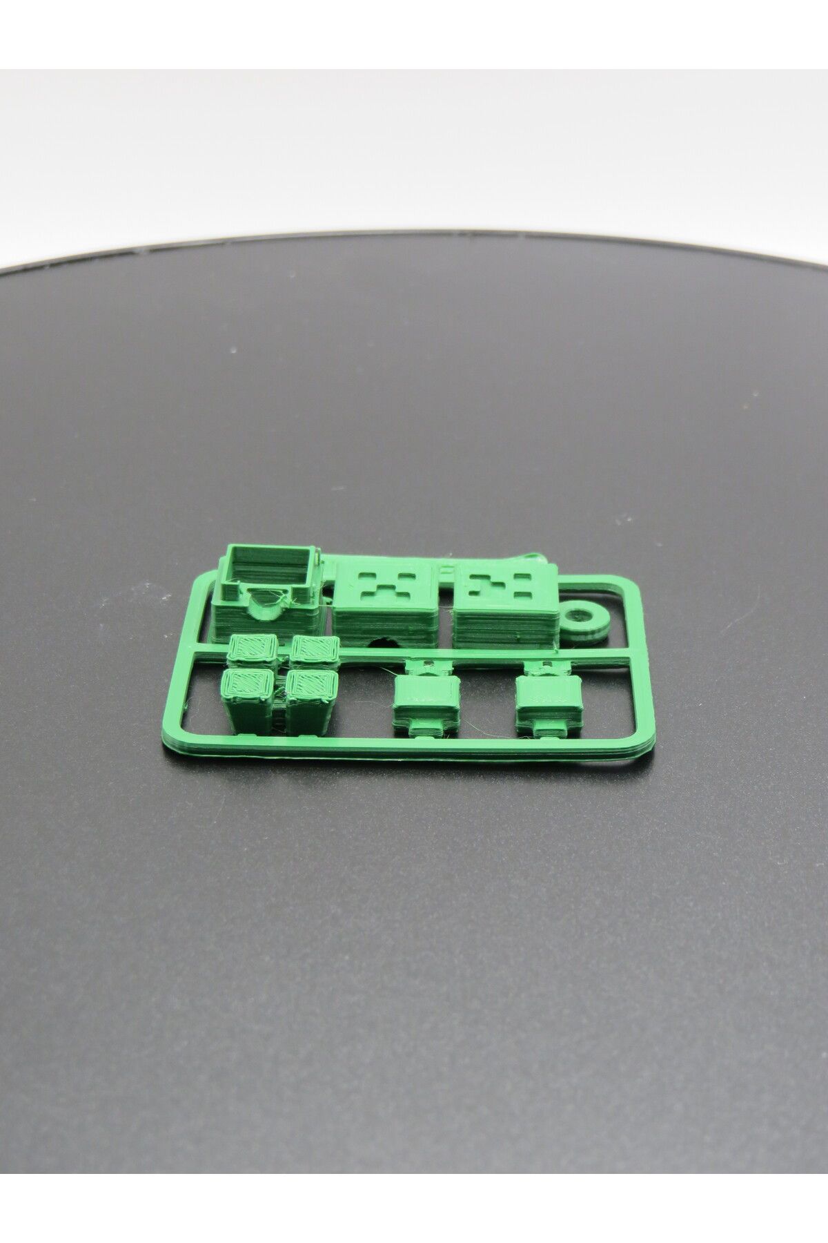 MODA-Pixelated Exploding Creature Kit Card 3D Puzzle Keychain Figure |   DIY Mini Model 2