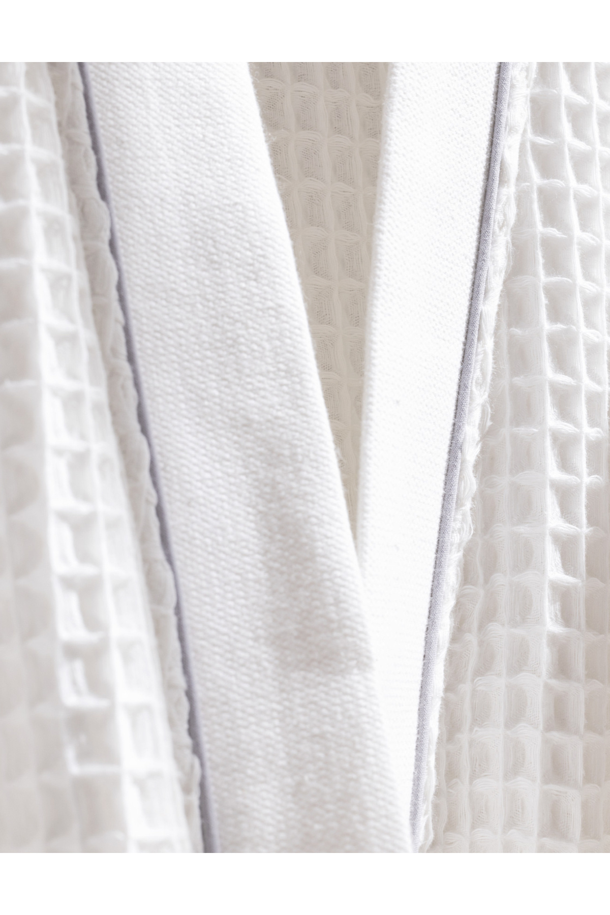 Madame Coco-Pathier 100% Cotton Kimono Unisex Bathrobe - White/Grey S/M Size 3