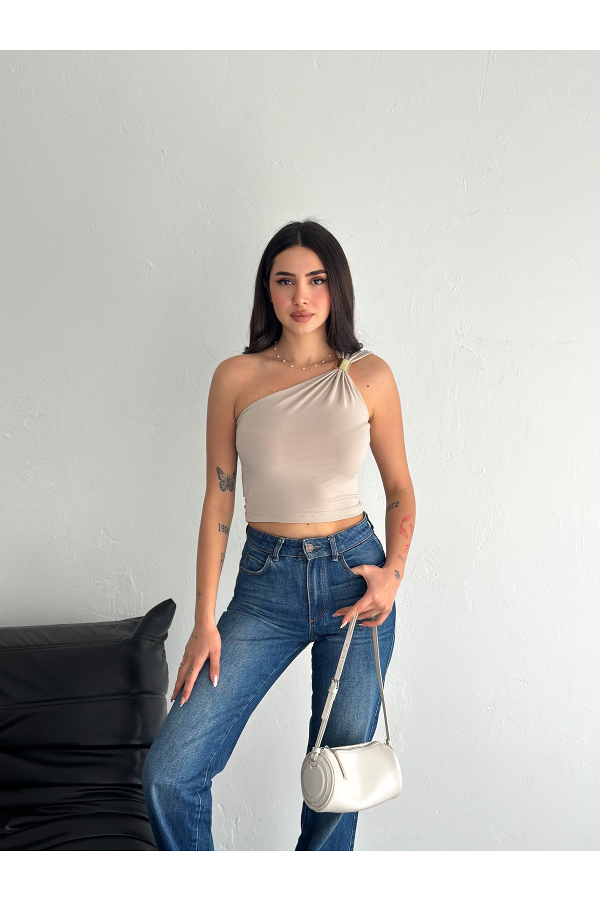 بلوز پارچه ای شنی ONE SHOULDER ACCESSORY CROP 5