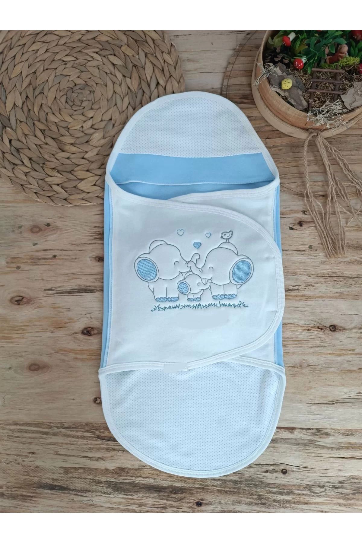 Shop58 Yenidoğan Mutlu Fil Ailesi Nakışlı Çıt Çıt Kapamalı Bebek Kundak Ekru-mavi