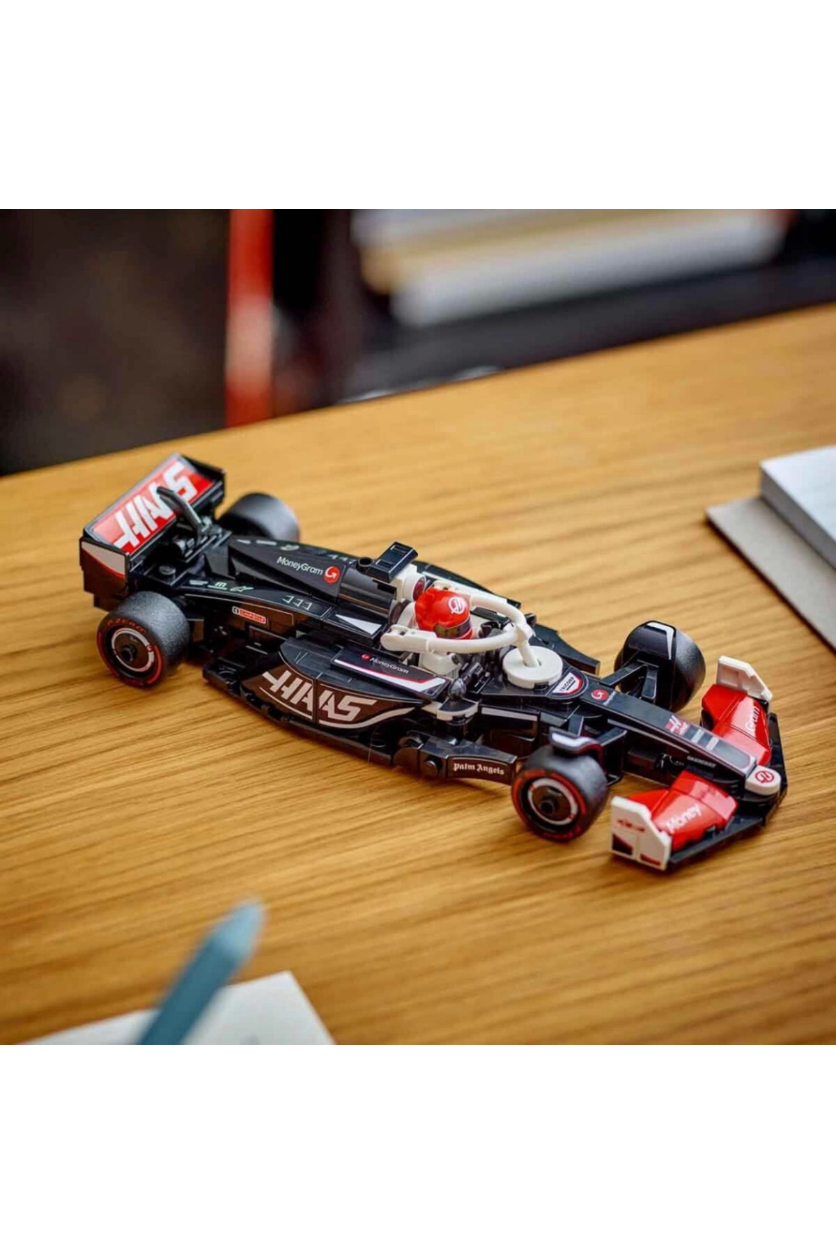 نس‌ورلد ساختمان اسباب‌بازی قهرمانان سرعت مانی‌گرام تیم هاس اف۱ خودرو مسابقه‌ای Vf-24 ۷۷۲۵۰