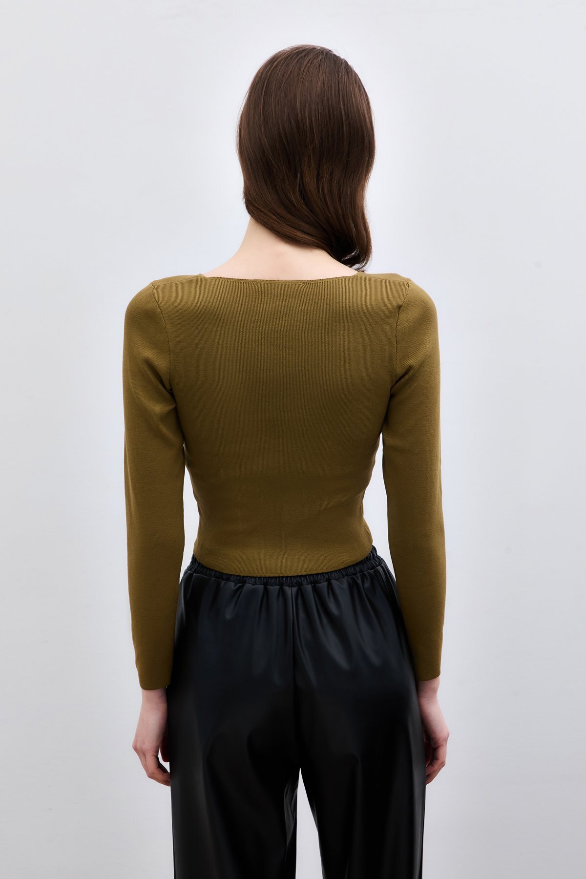 Sateen-Πλεκτό με λαιμόκοψη V - Mold Green 6