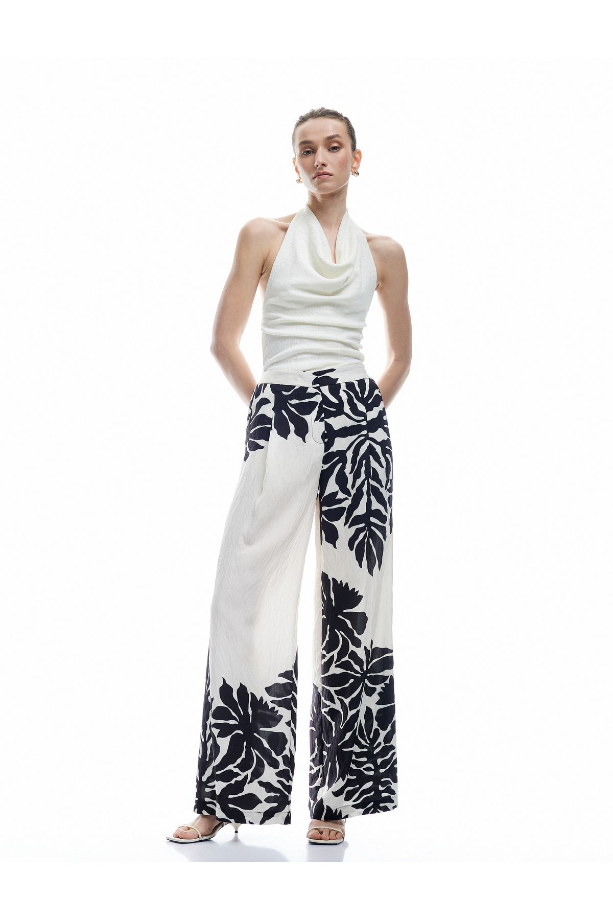Koton-Viscose Fabric Wide Leg Floral Palazzo Trousers with Pockets 2