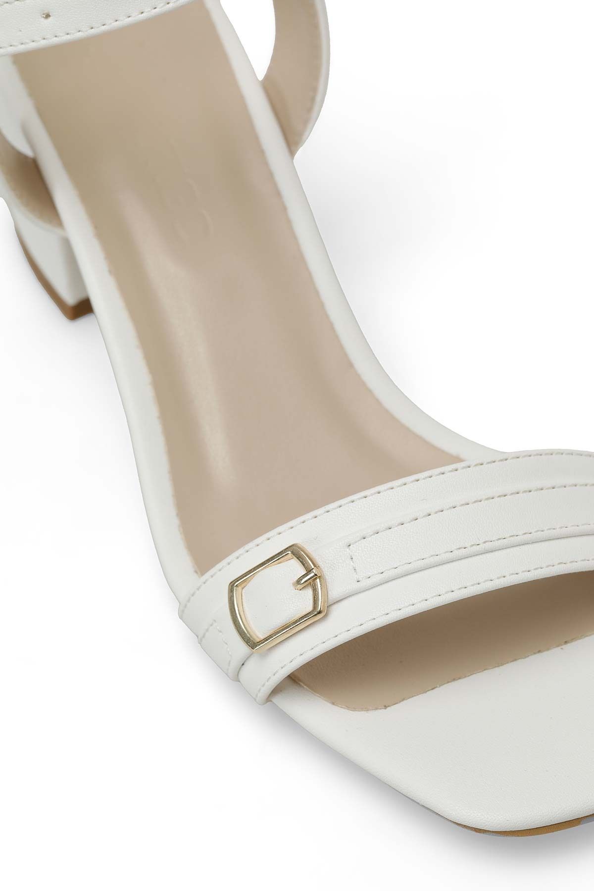 Butigo-CHERRY 4FX Weiße Damen-Sandalen mit Absatz 7