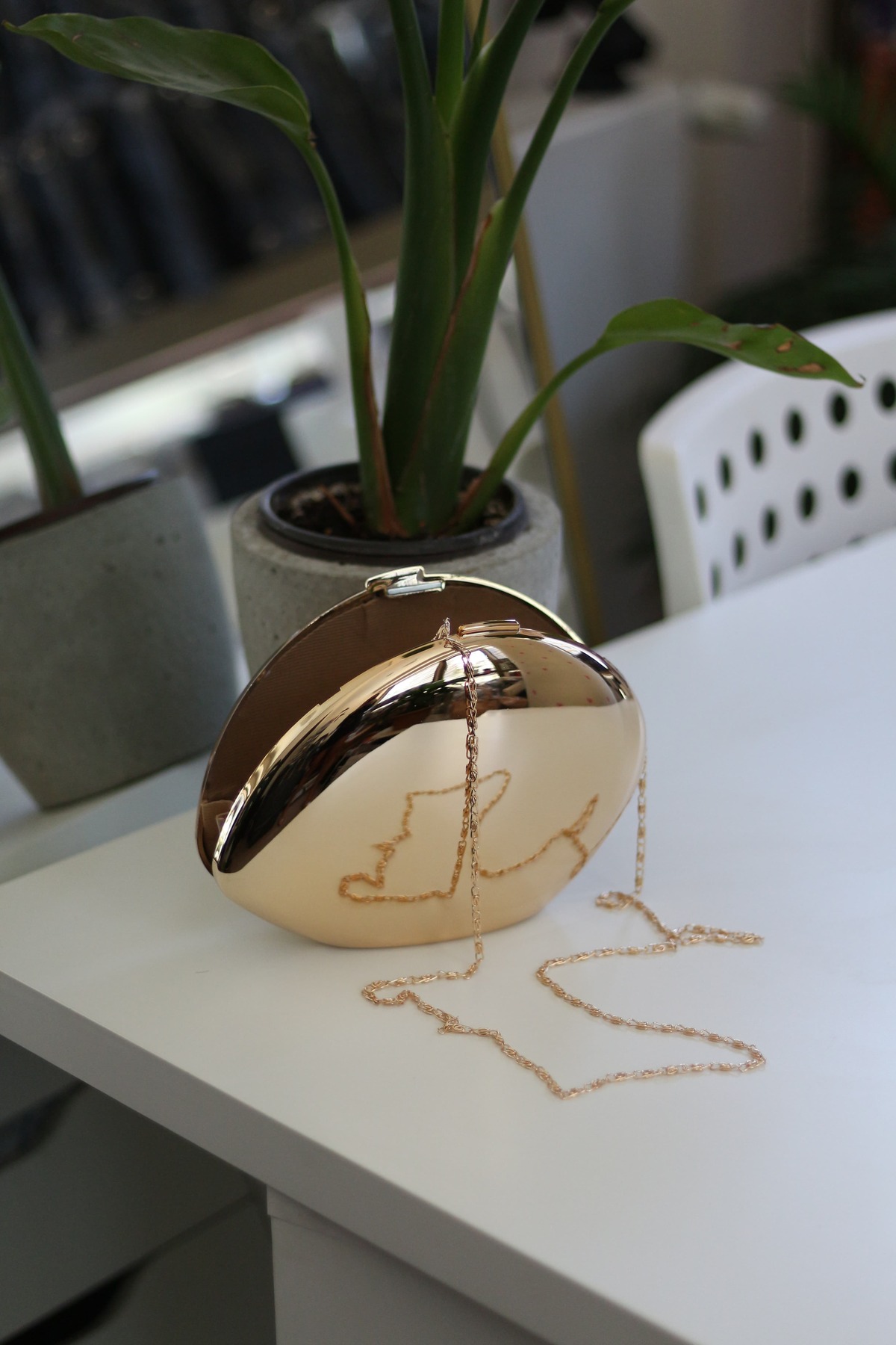 Moom Bag Kadın Gold Parlak Akrilik Kabuk Tasarımlı Abiye Çanta görsel 3