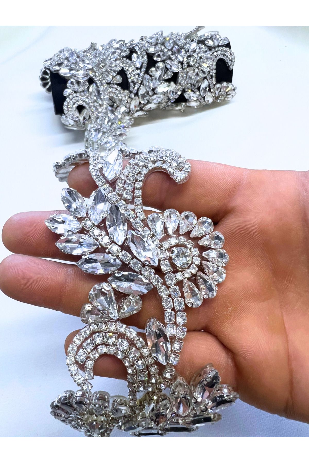 WeddingShopStone Işıltılı Zarafet: Kristal Taşlı Ütüyle Yapışan Aplik Şerit - Giyim Tekstil Hobi 50cm