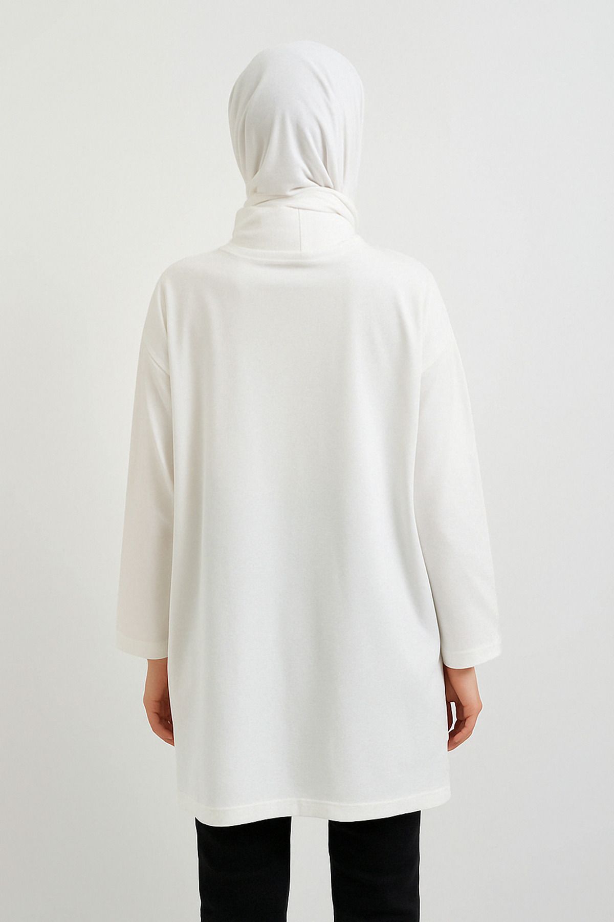 mirach-Tunica alba tricotata cu maneca lunga - Rochie modesta islamica pentru femei, design elegant si confortabil 3