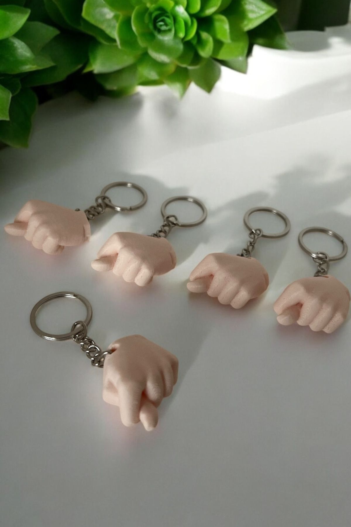 lina hobby-5 Pieces Funny Hand Sign Keychain Skin Color 3