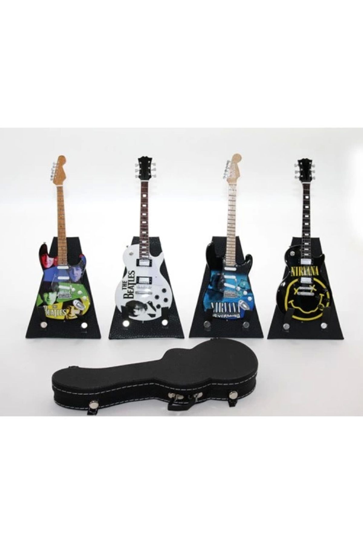 KAKTÜS JACK Çantalı Gitar Figürü Siyahbeyaz Hediyelik