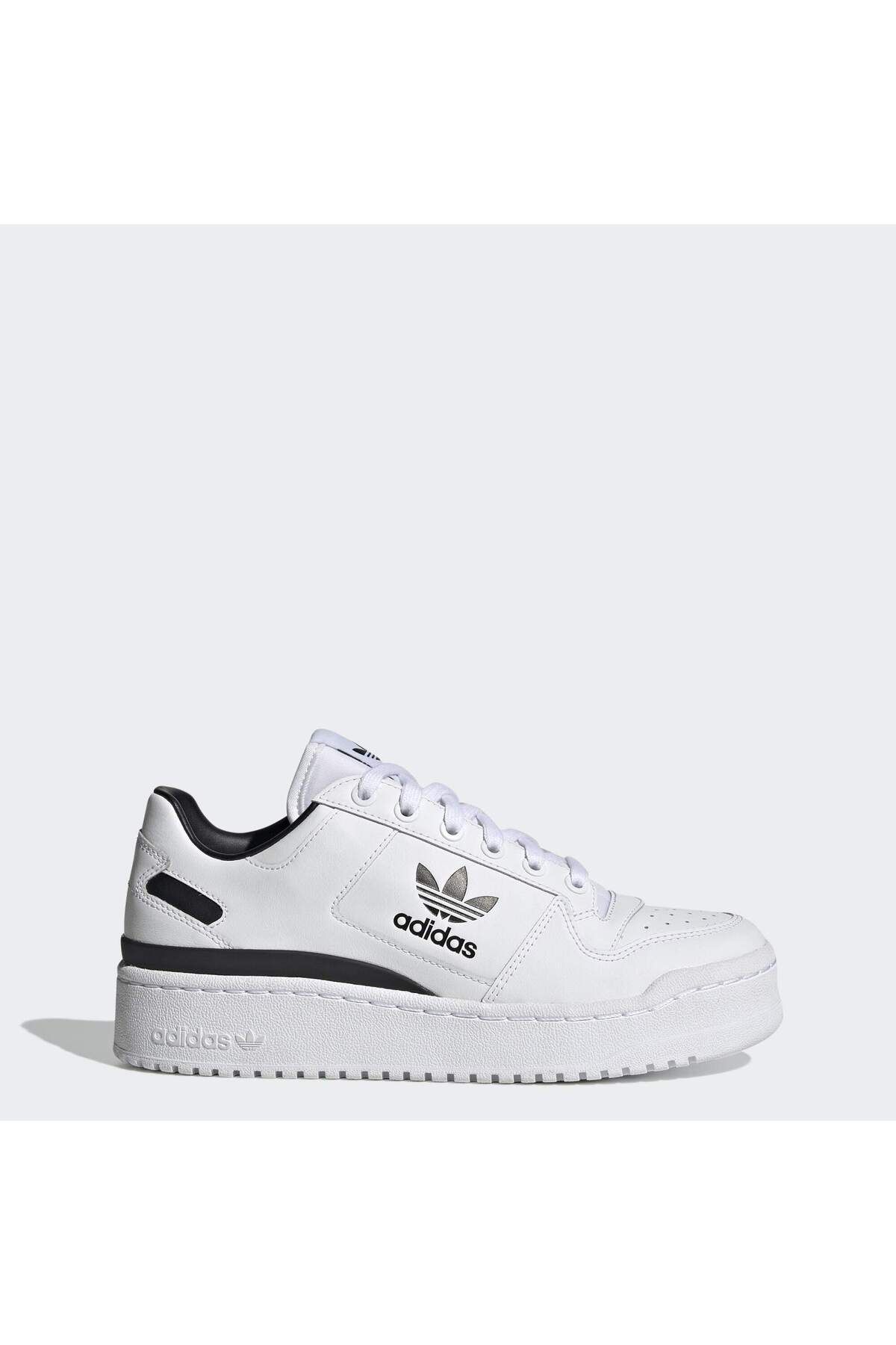 کفش های پررنگ انجمن adidas