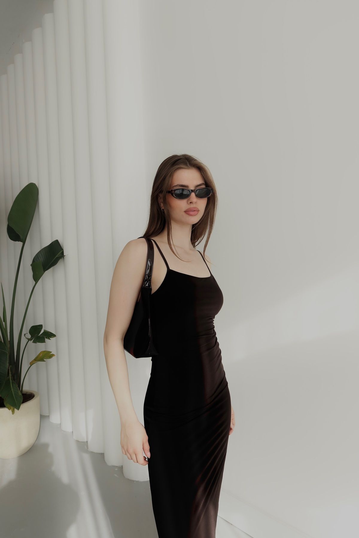 FEWTİNT-Midi Dress with Side Drapes and Slits, with Adjustable Straps. 4
