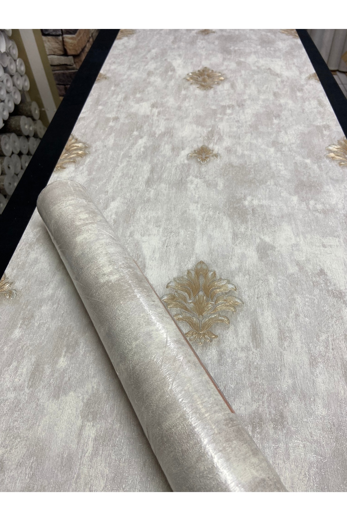 KOÇ YAPI DEKOR Tutkal Hediye 5.30m2 Kabartmalı Damask Ithal Duvar Kağıdı Silinebilir