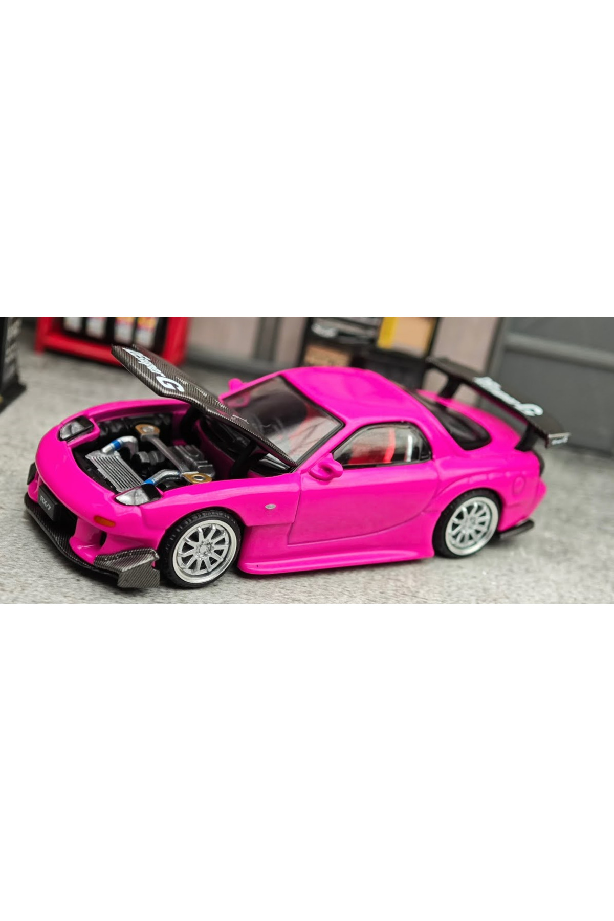 mini gt Pop Race Mazda RX-7 Pembe Araba Modeli Açık Kaput mini gt Pop Race Mazda RX-7 Pembe Araba Modeli Açık Kaput