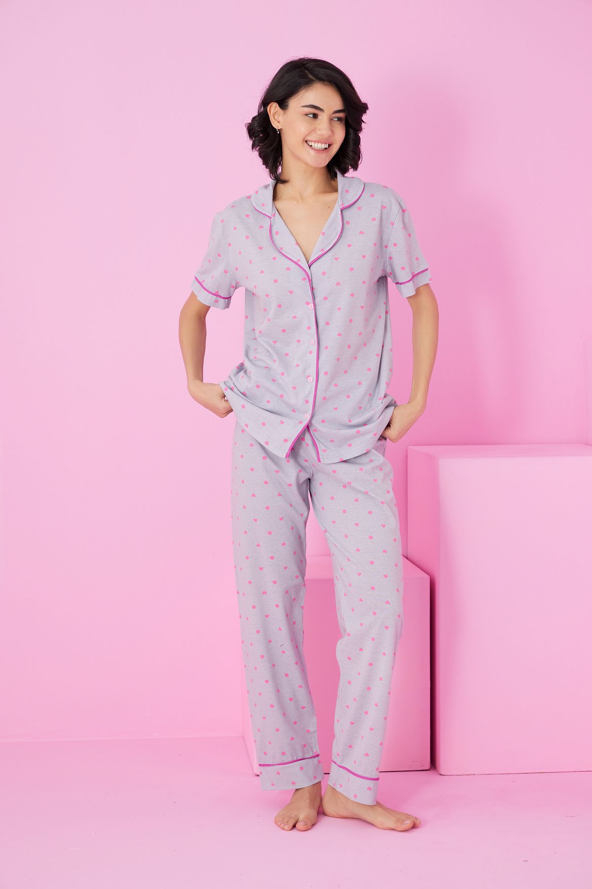 Siyah İnci-Gray Fuchsia Heart Points Patterned Short Sleeve Buttoned Pajama Suit7854 2