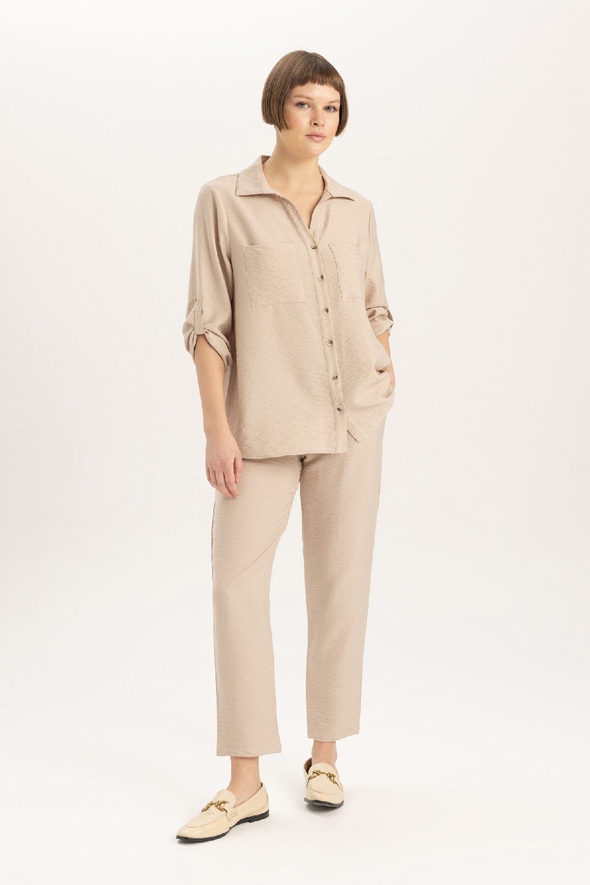 DeFacto-Jogginghose im Leinen-Look mit Taschen, hoher Taille und geradem Bein R0433az24sm 2