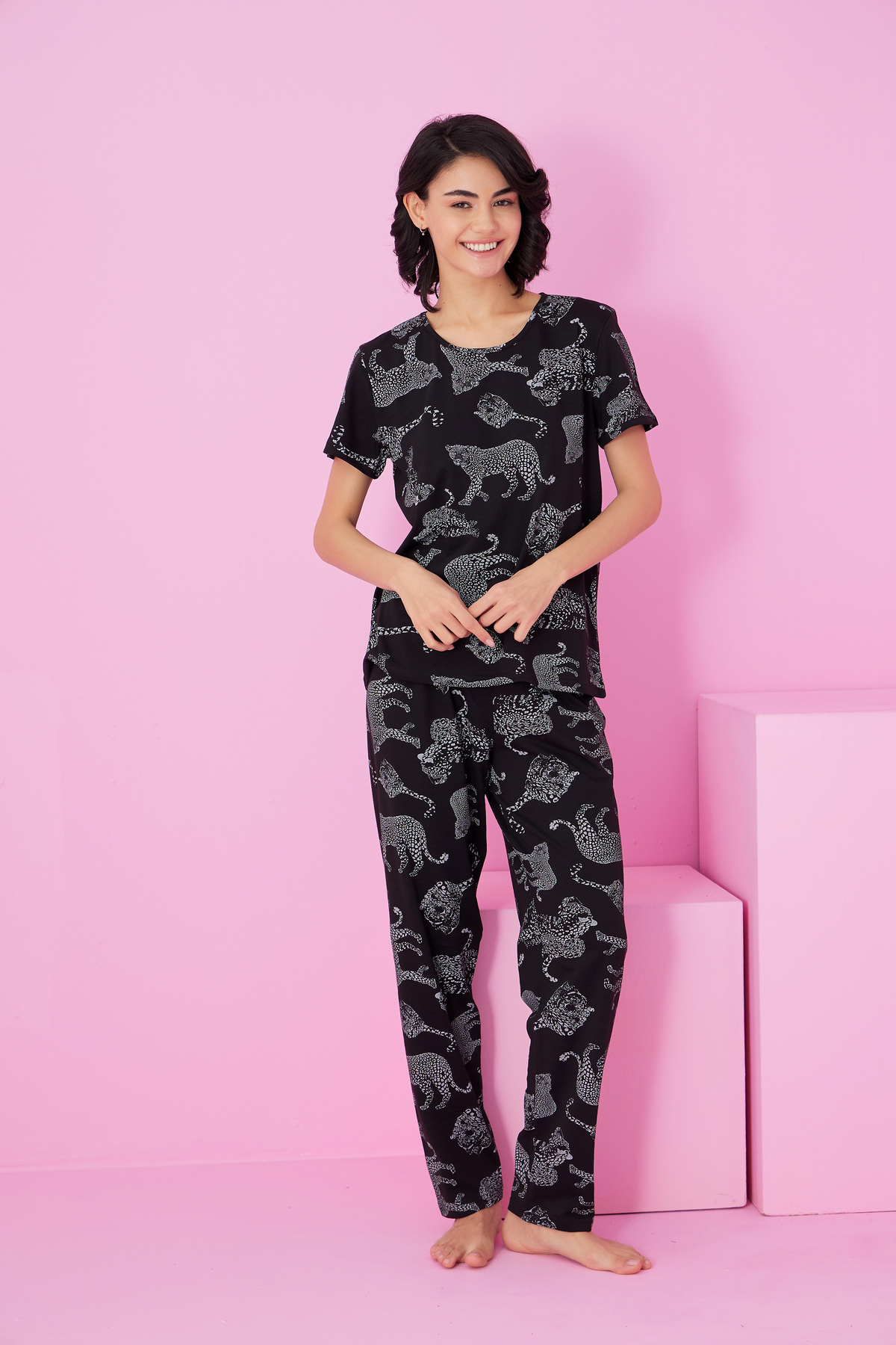 Siyah İnci siyah beyaz leopar kaplan baskılı bisiklet yaka Örme Pijama Takım görsel 2